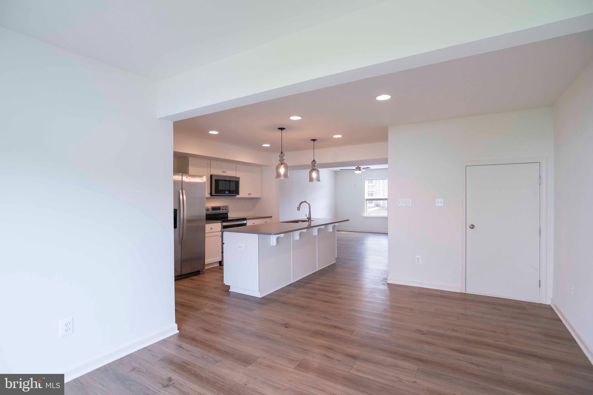 WHISPERING PINES - Residential