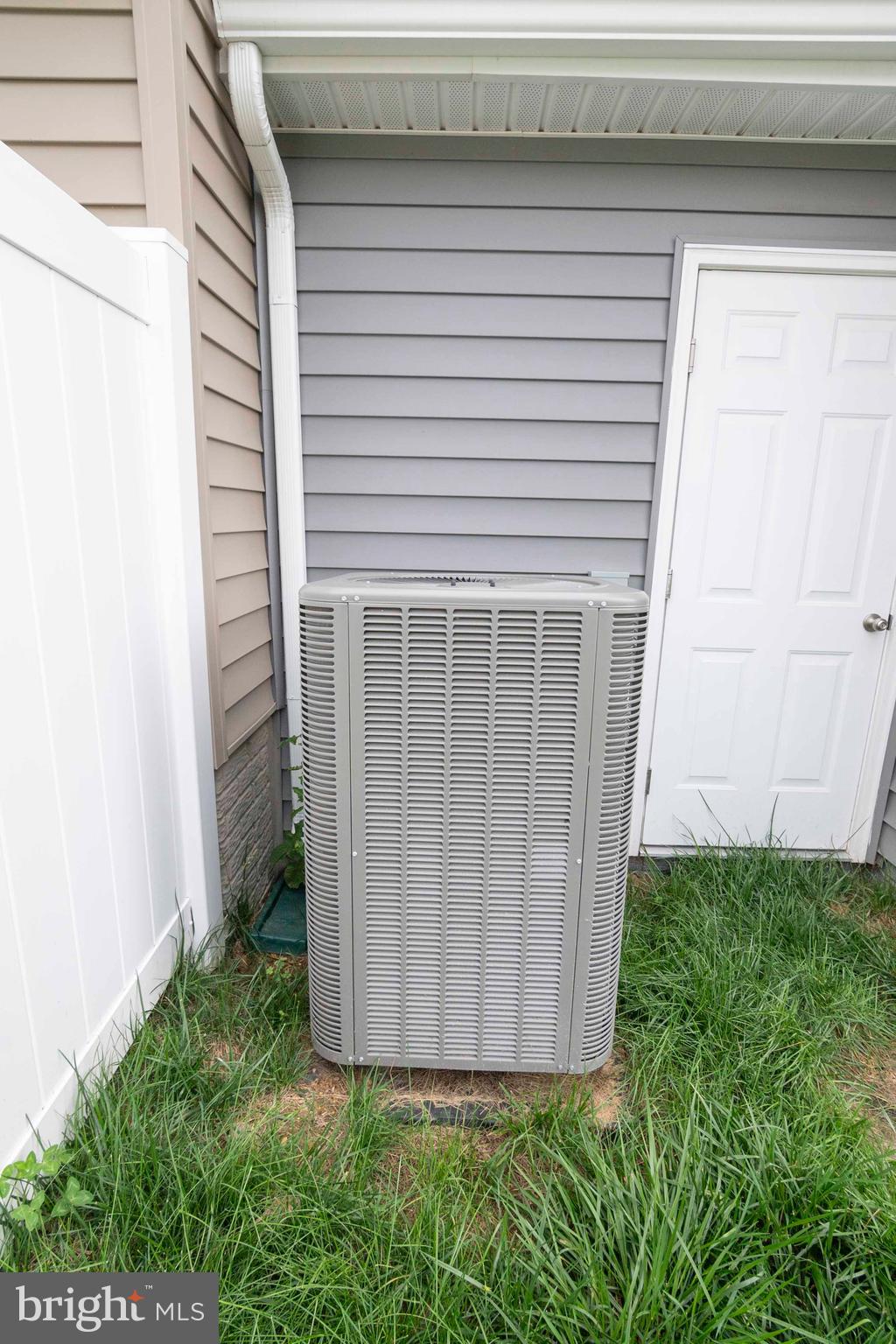 WHISPERING PINES - Residential