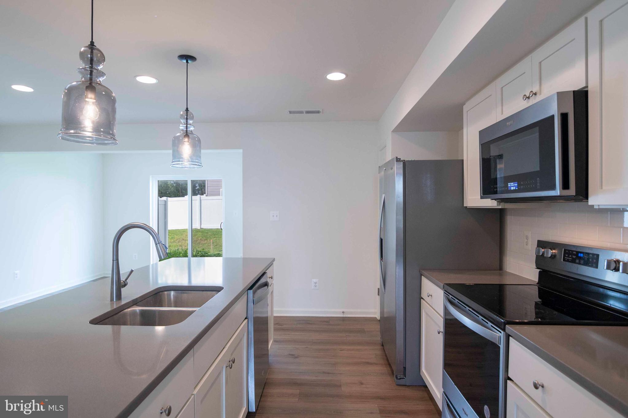 WHISPERING PINES - Residential