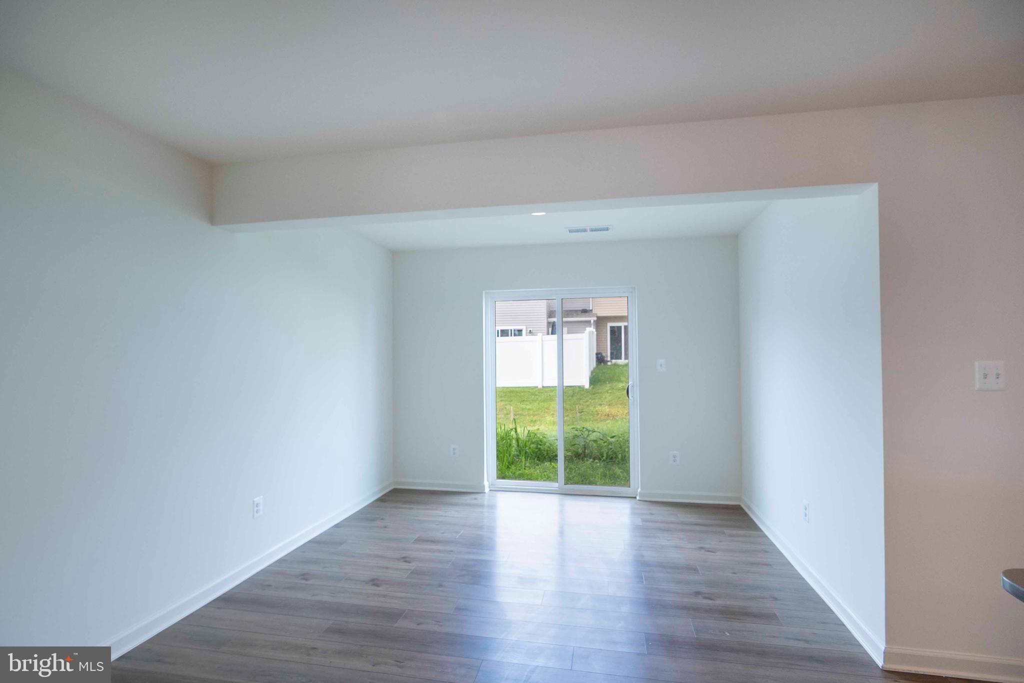 WHISPERING PINES - Residential