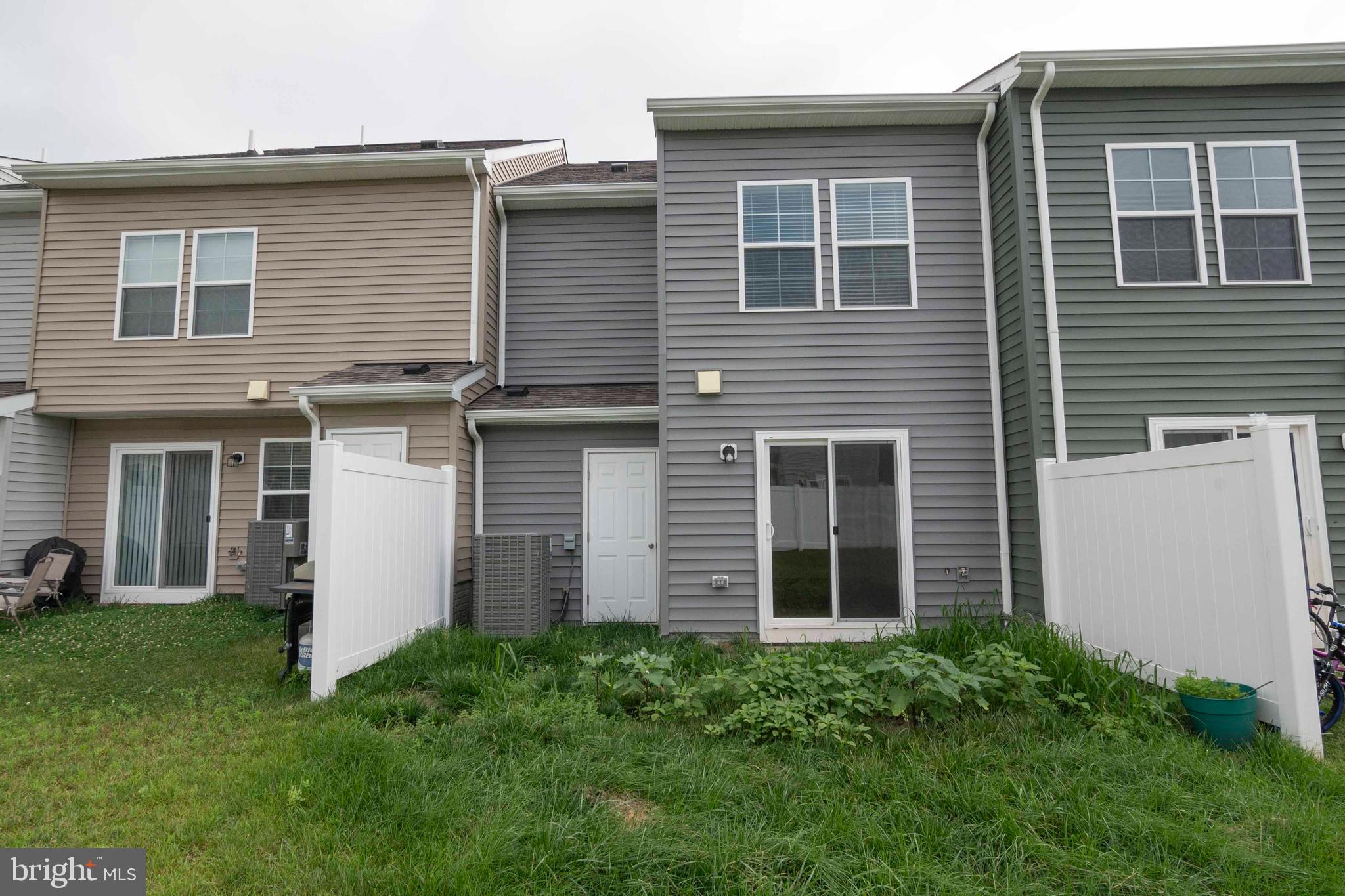 WHISPERING PINES - Residential