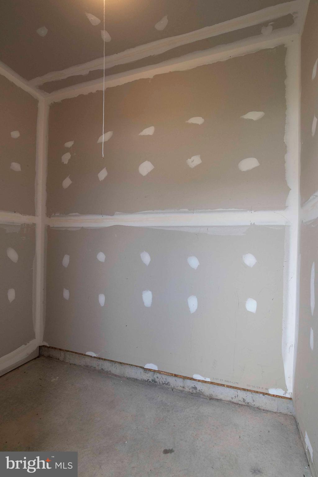 WHISPERING PINES - Residential