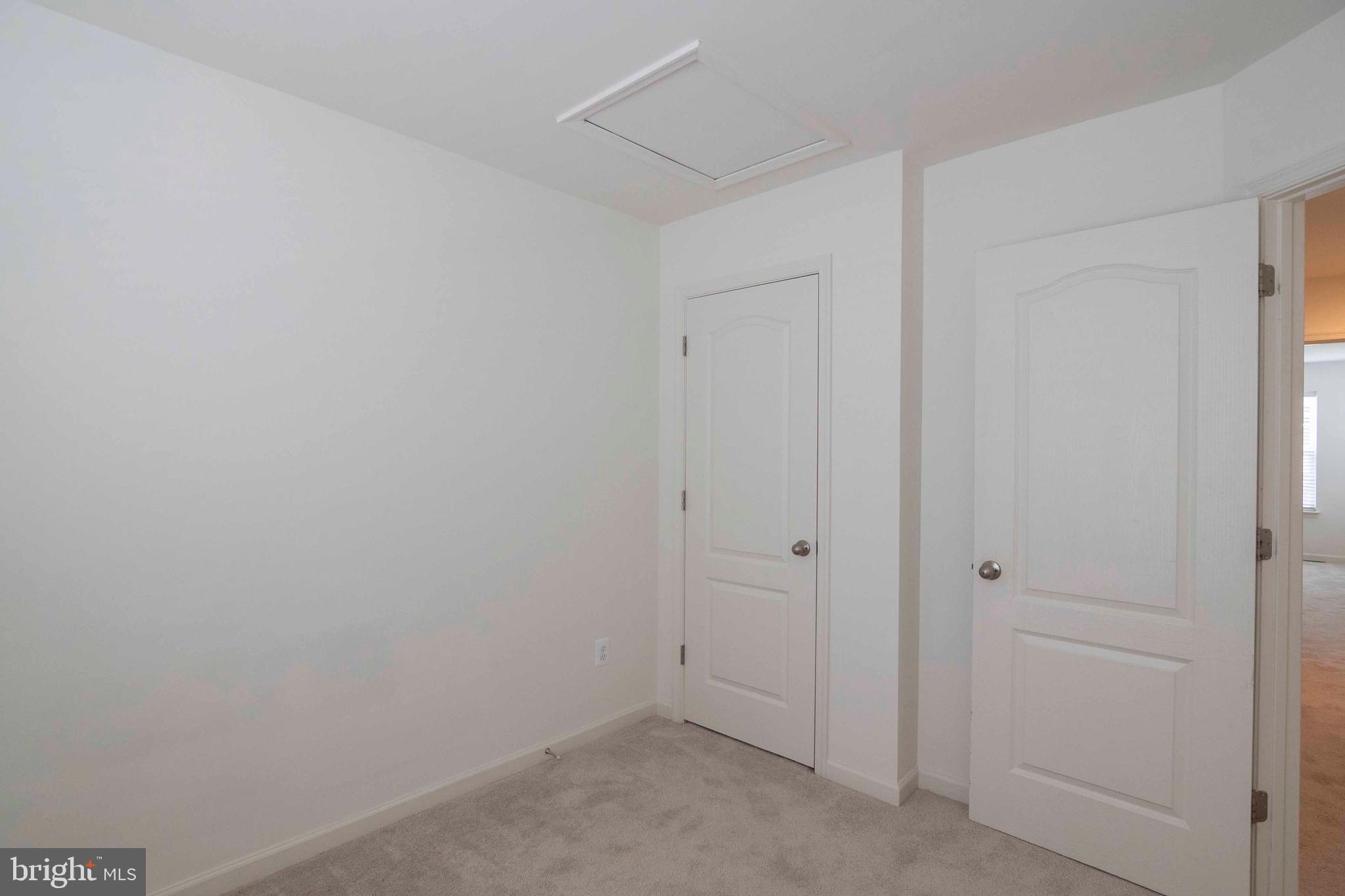 WHISPERING PINES - Residential