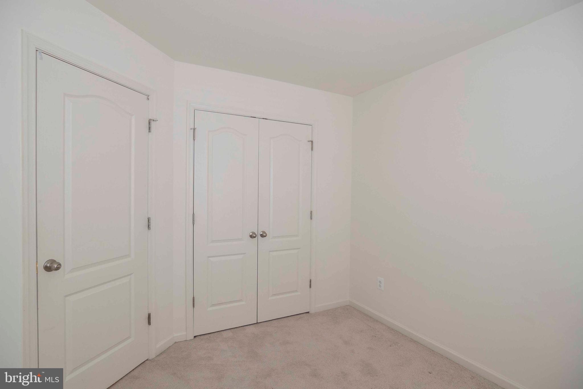 WHISPERING PINES - Residential