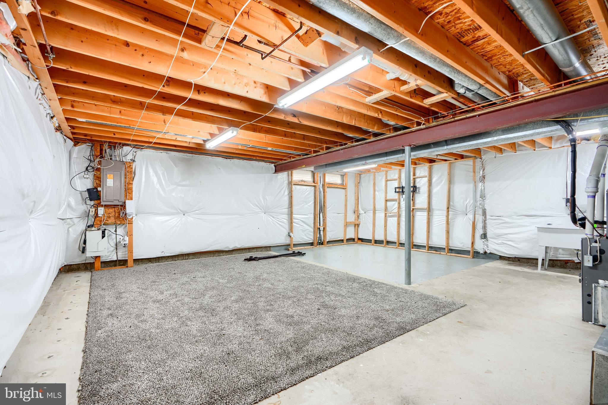 HINES ESTATES - Residential