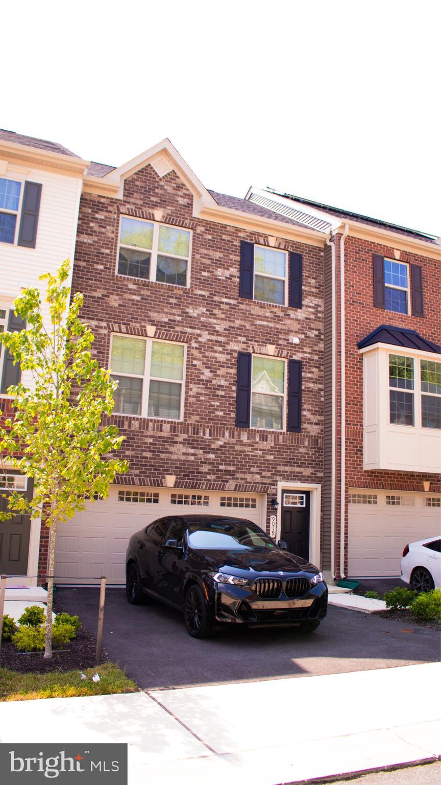 ARMSTRONG VILLAGE - Residential Lease