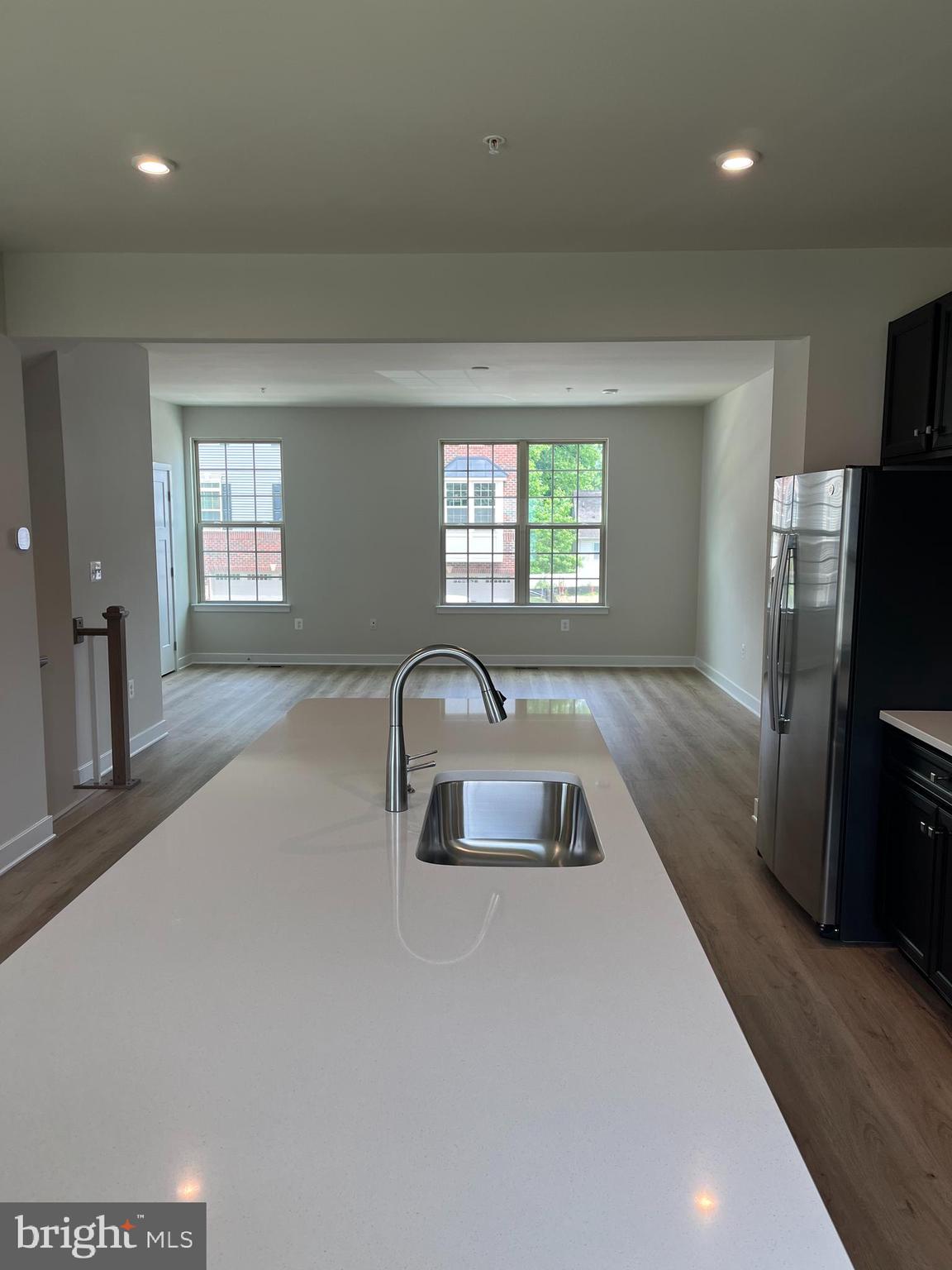 ARMSTRONG VILLAGE - Residential Lease