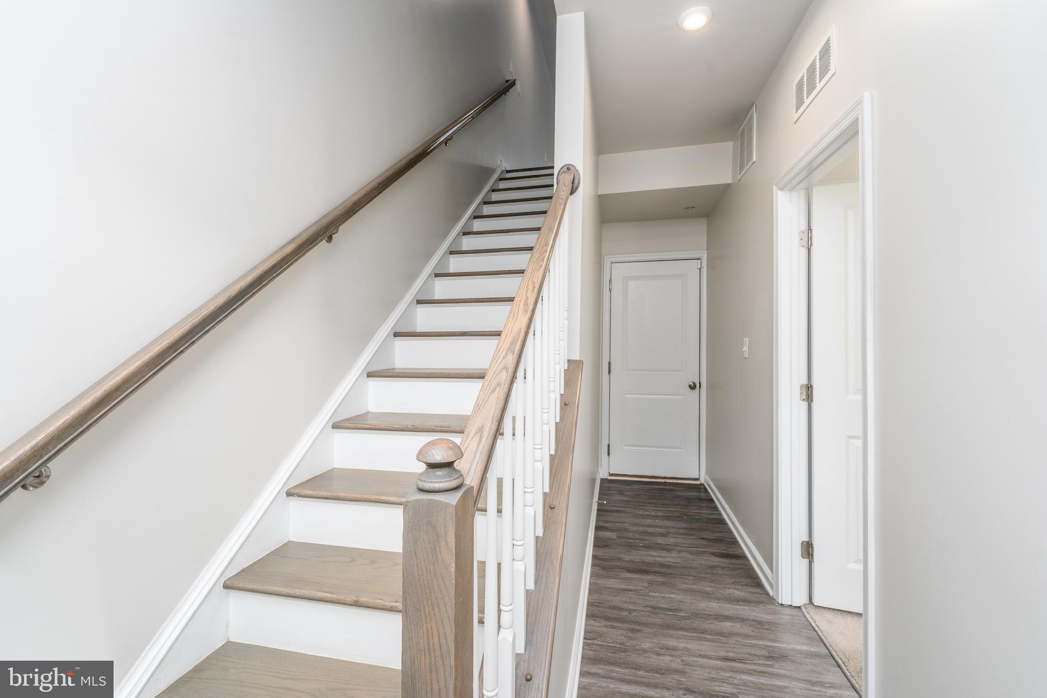 OLDHAM CROSSING - Residential Lease