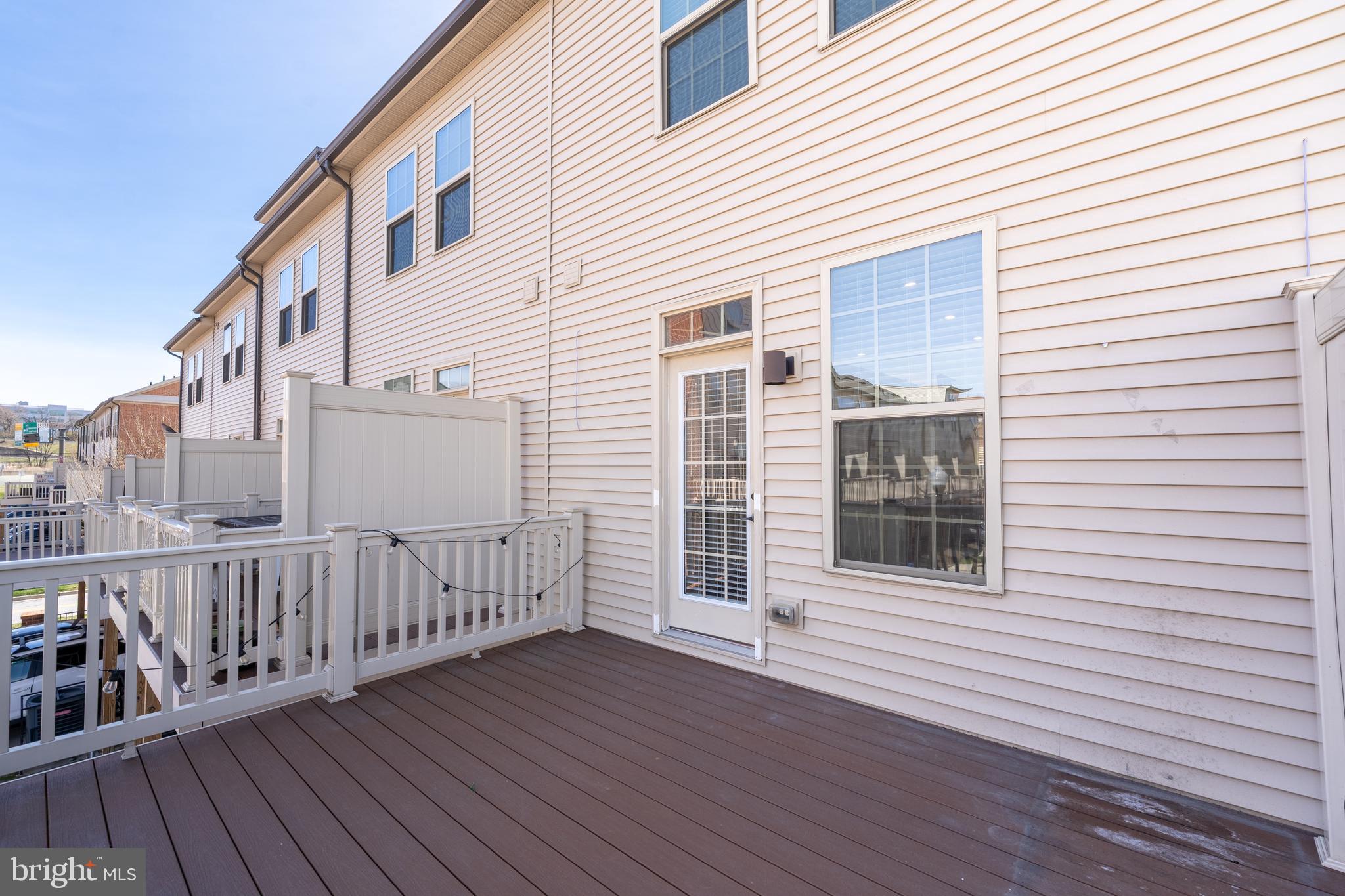 OLDHAM CROSSING - Residential Lease