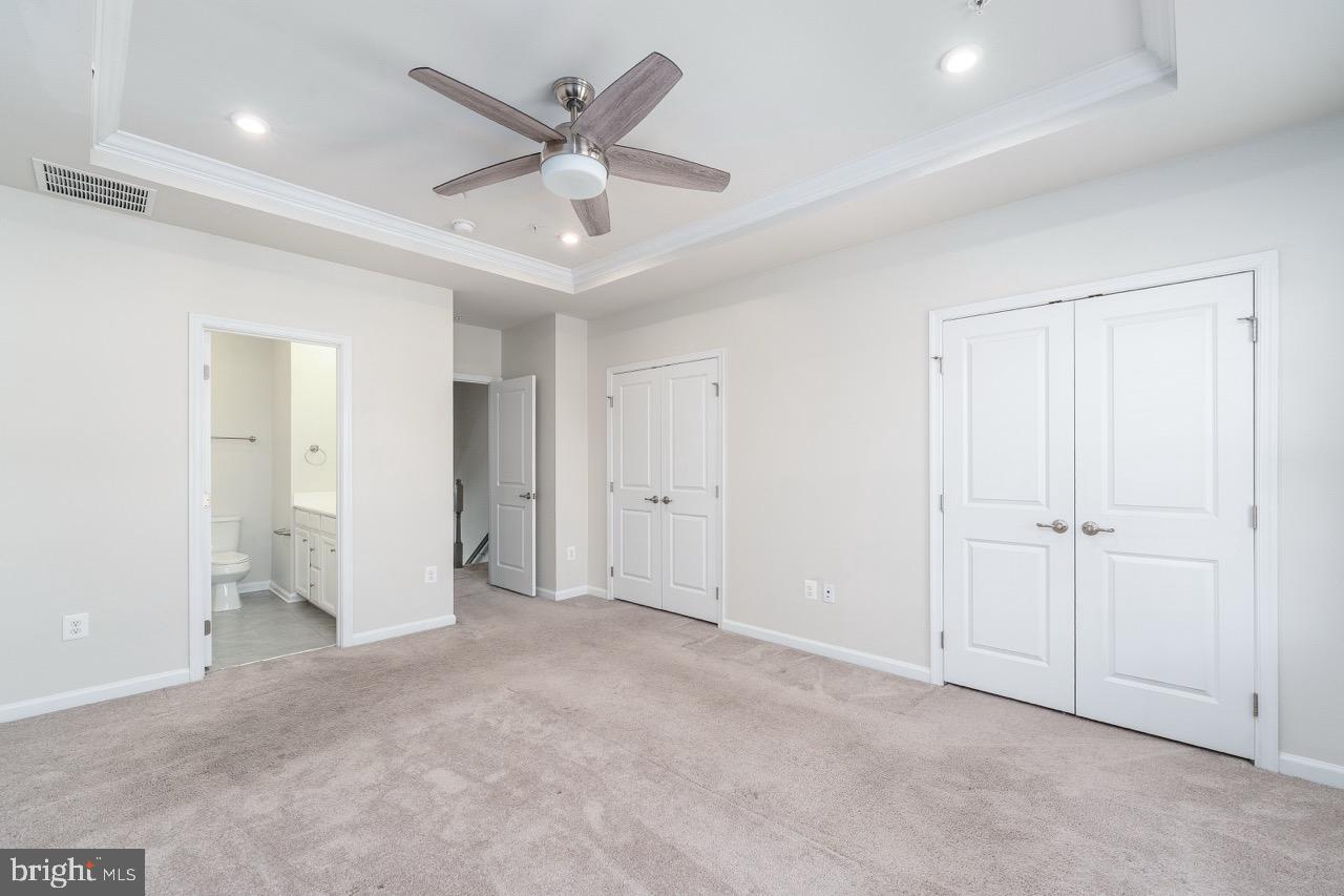 OLDHAM CROSSING - Residential Lease