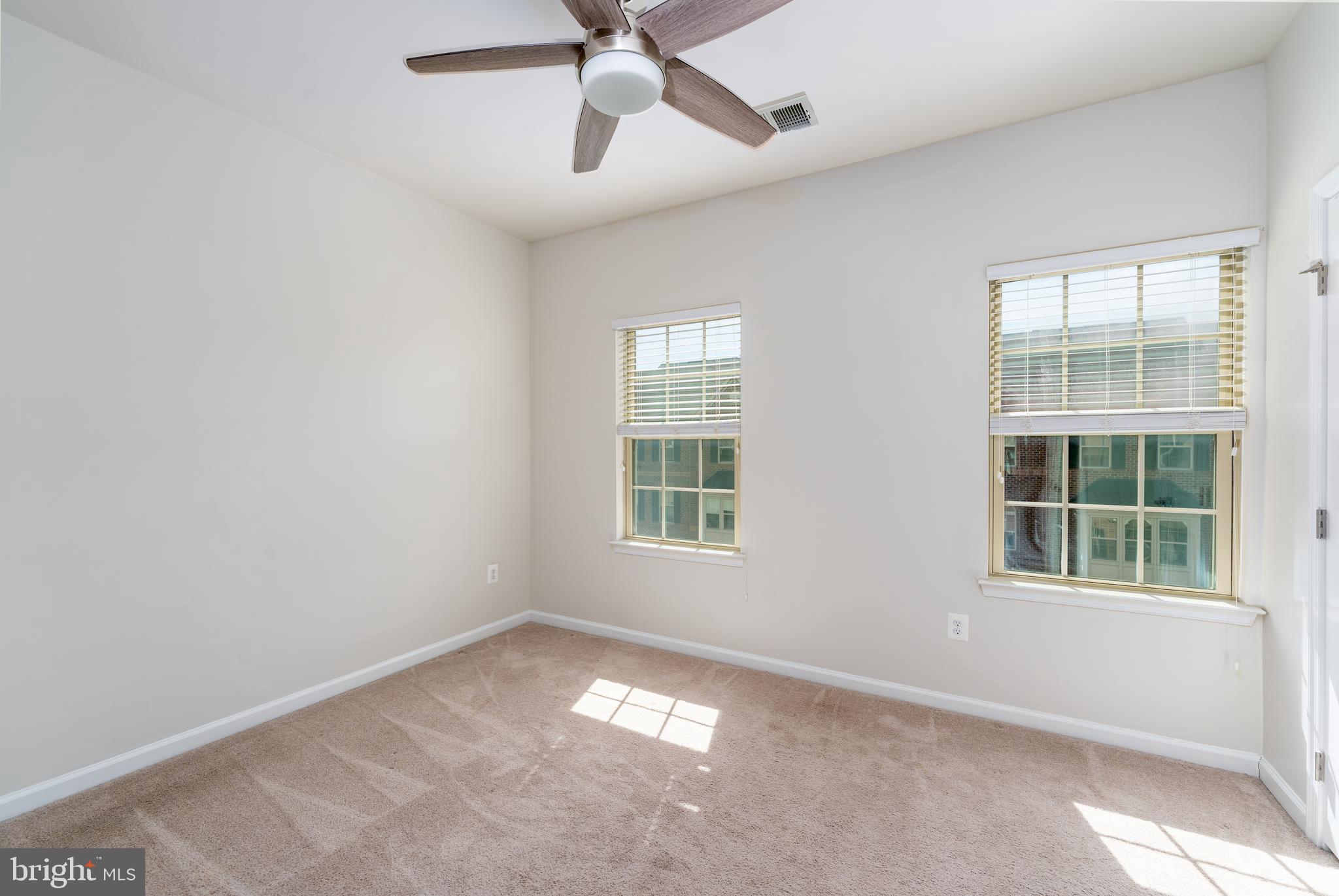 OLDHAM CROSSING - Residential Lease