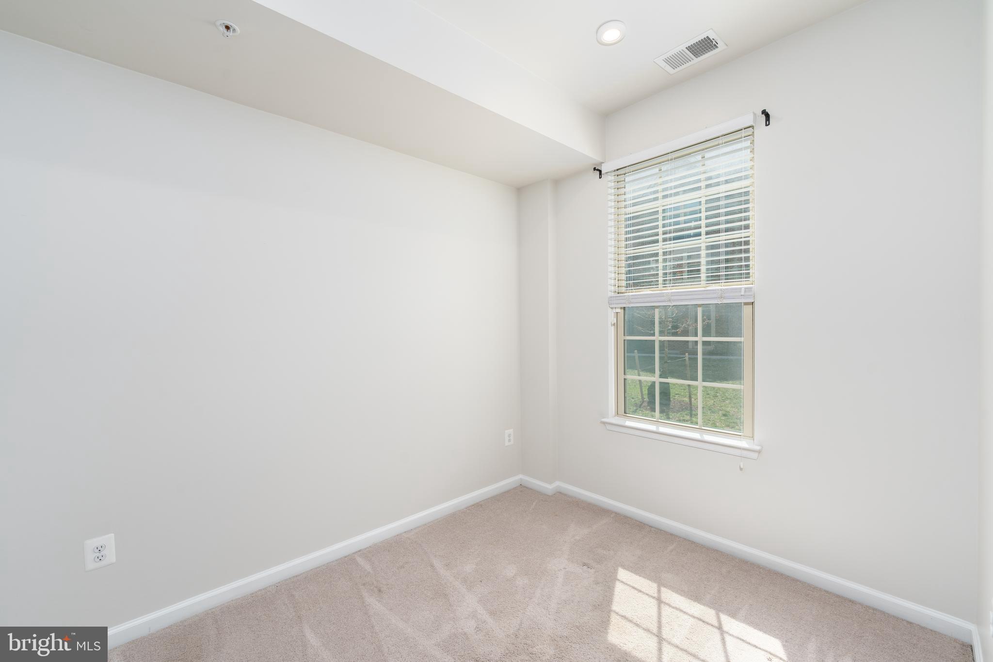 OLDHAM CROSSING - Residential Lease