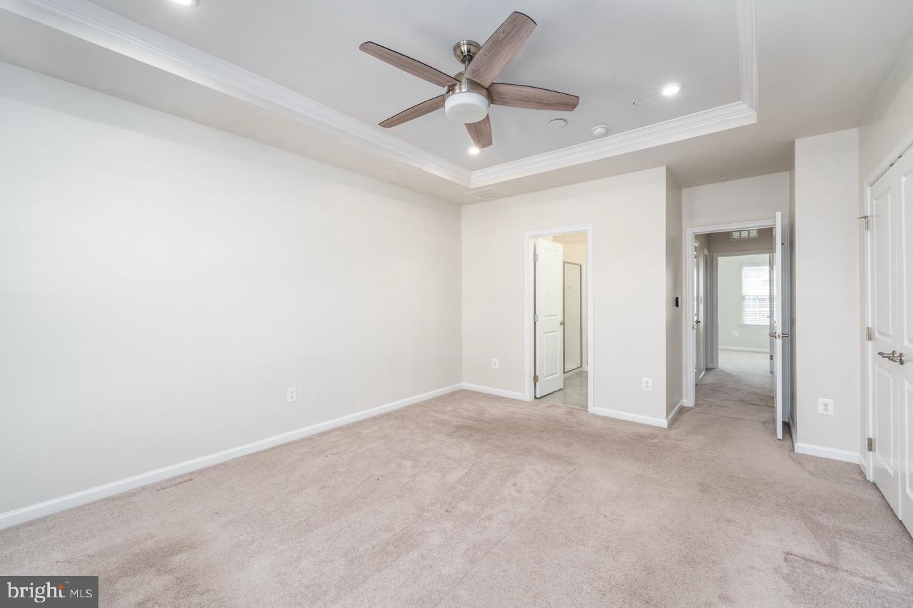 OLDHAM CROSSING - Residential Lease