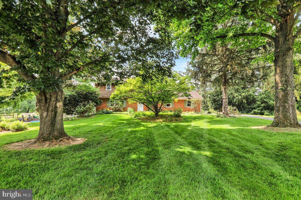 Photo of 115 Carol Drive, WASHINGTON BORO, PA 17582 (MLS # PALA2070392)