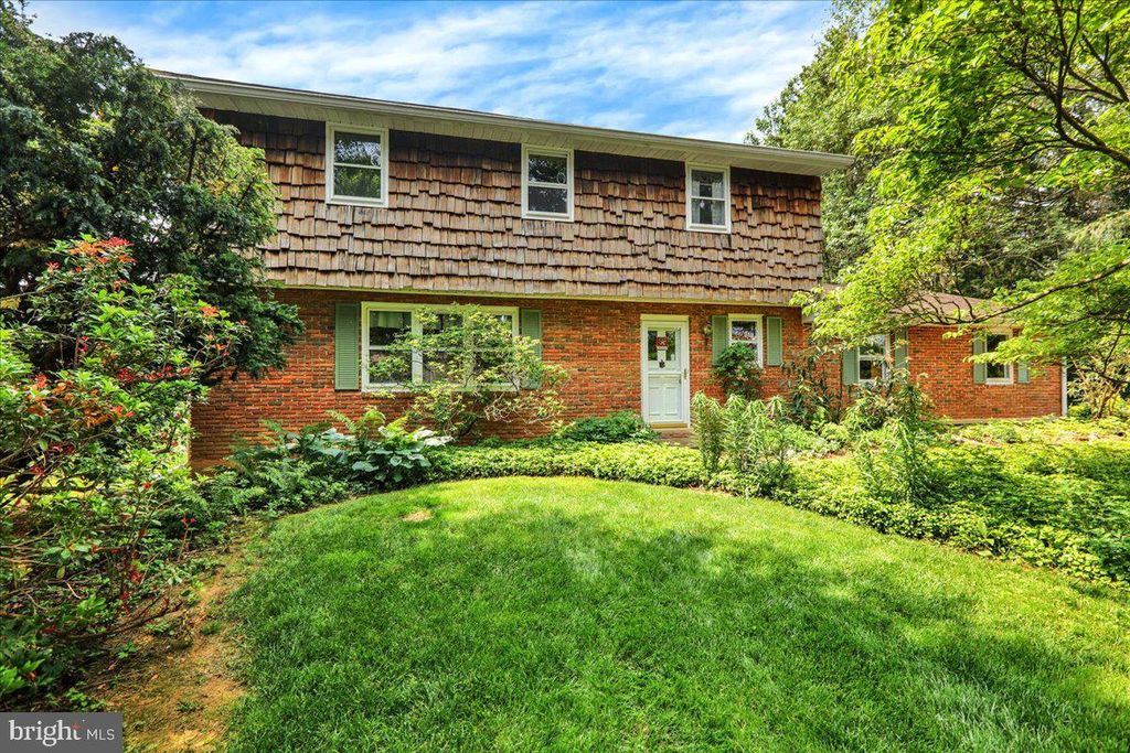 Photo of 115 Carol Drive, WASHINGTON BORO, PA 17582 (MLS # PALA2070392)