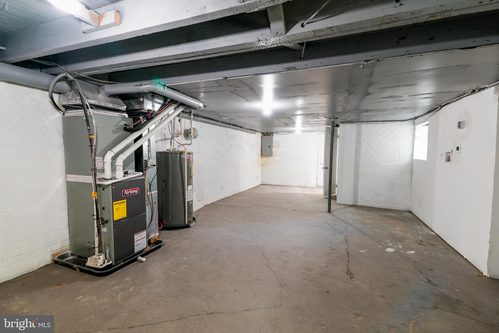 CENTRAL PARK HEIGHTS - Residential Lease