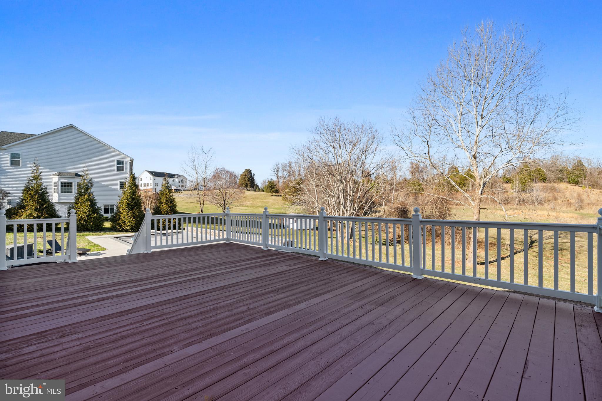 TWIN PONDS - Residential