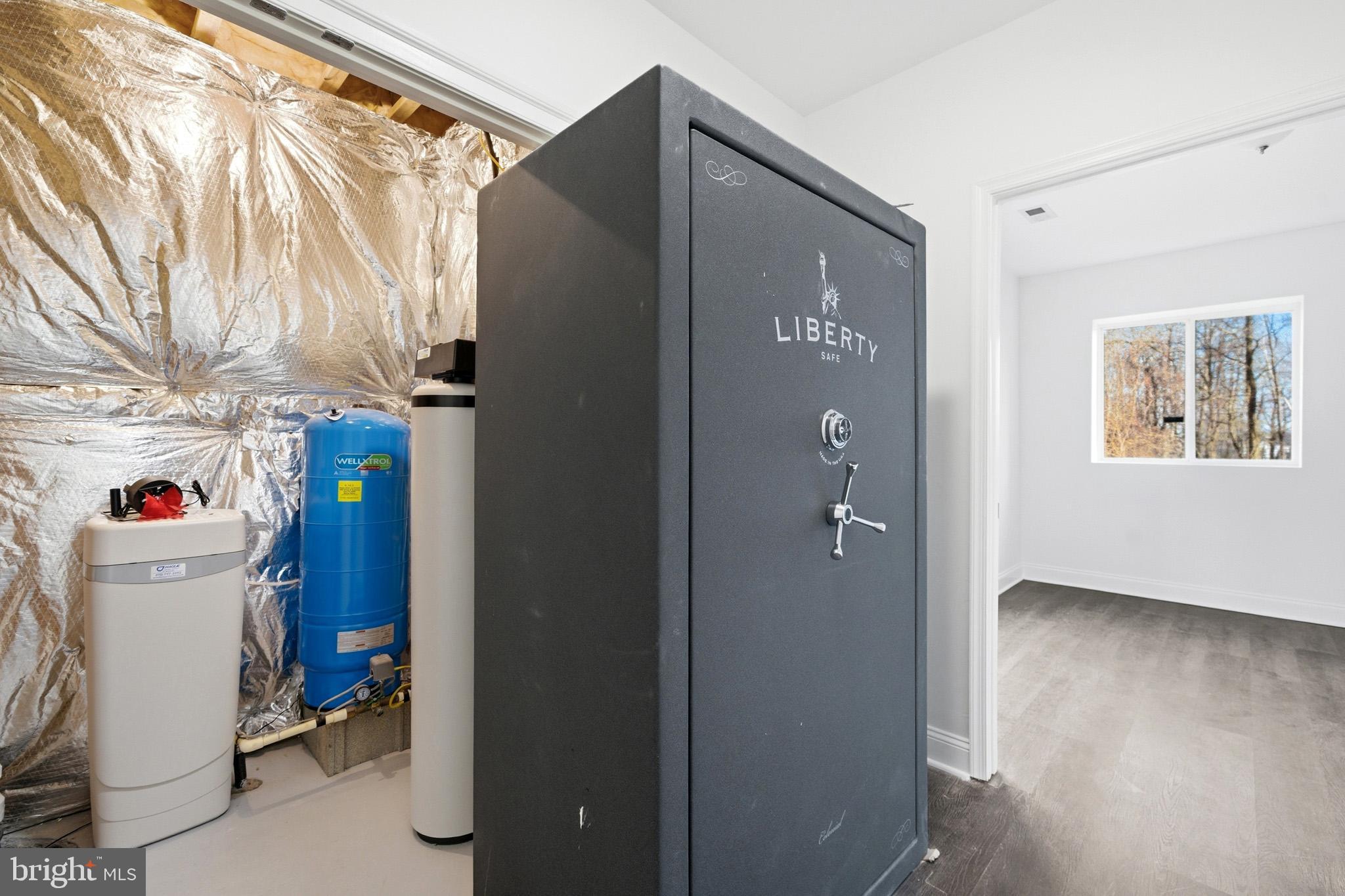 TWIN PONDS - Residential