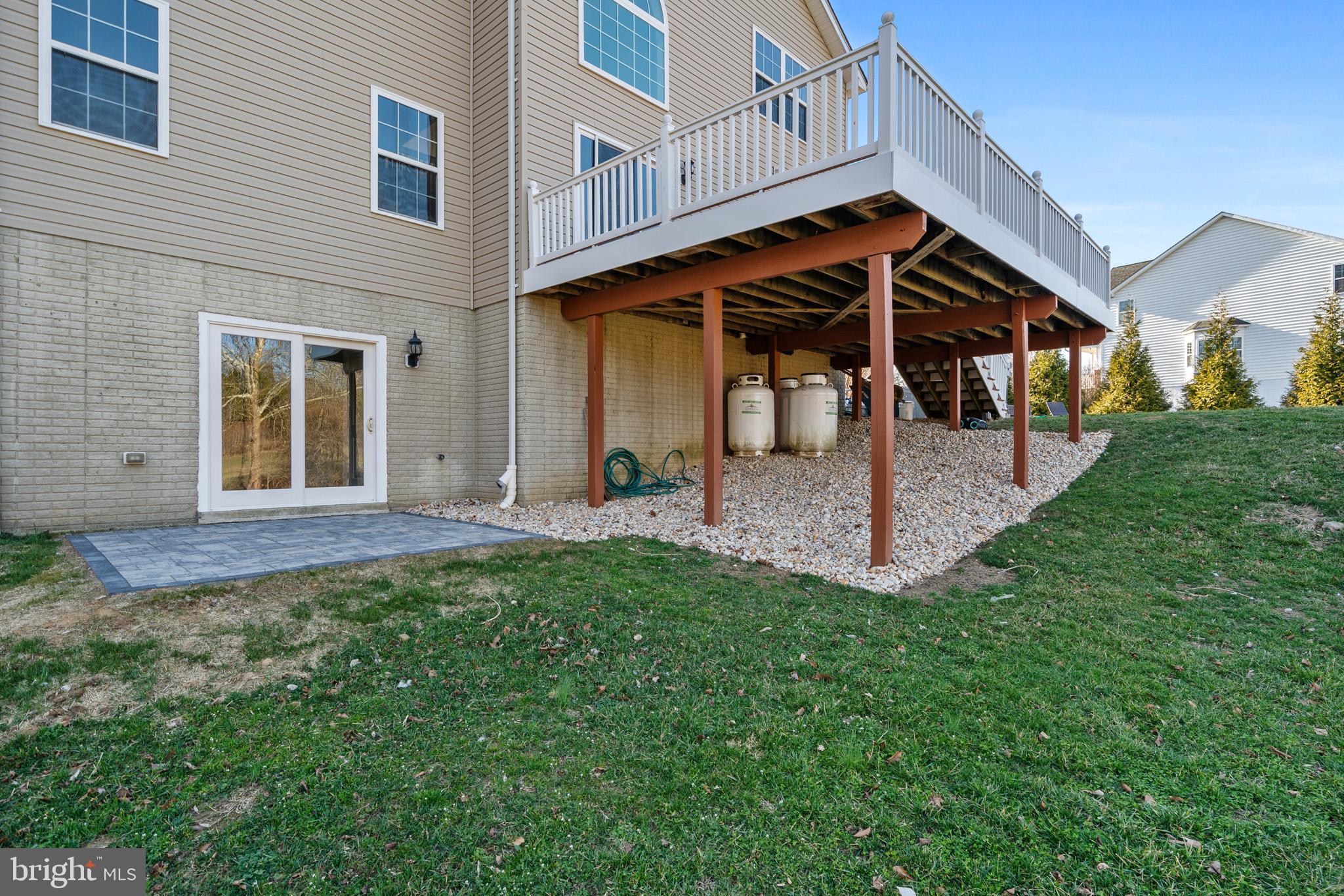 TWIN PONDS - Residential