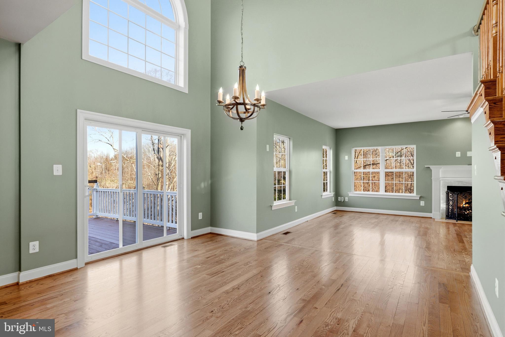 TWIN PONDS - Residential