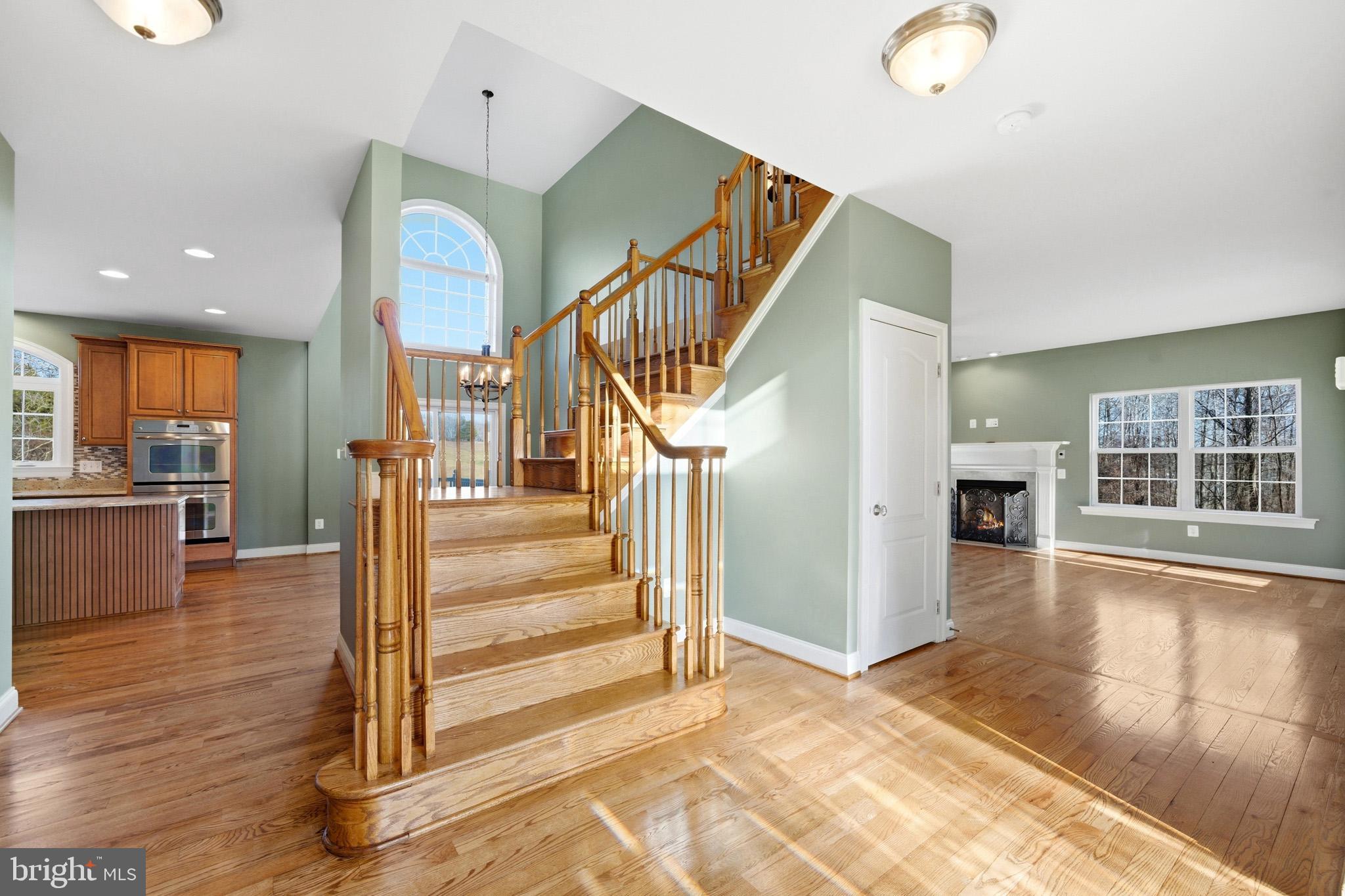 TWIN PONDS - Residential