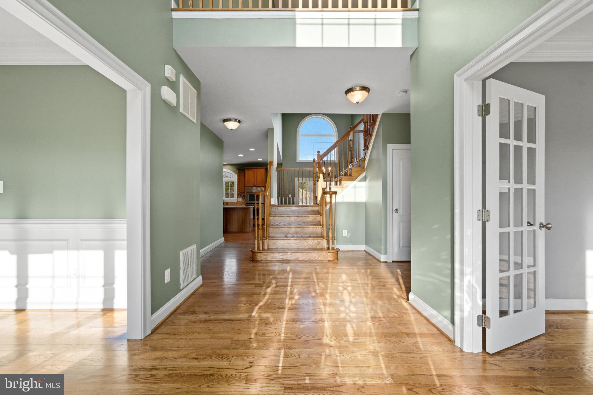 TWIN PONDS - Residential