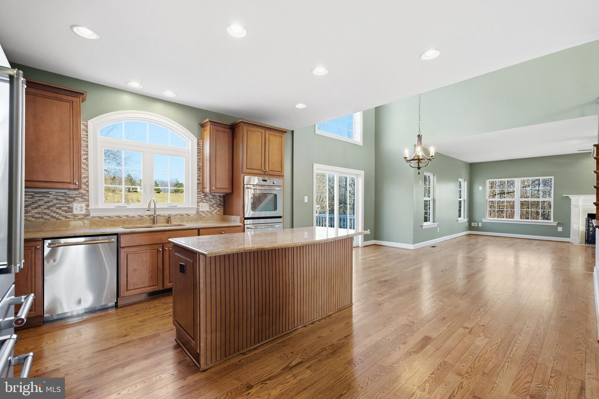 TWIN PONDS - Residential