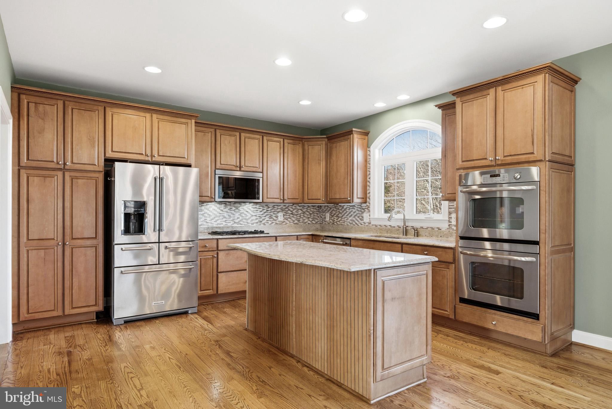 TWIN PONDS - Residential