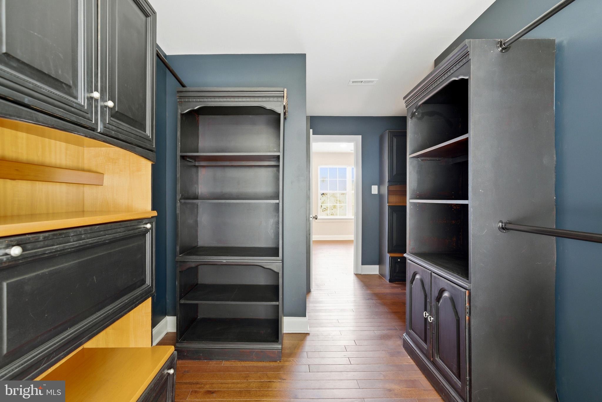 TWIN PONDS - Residential