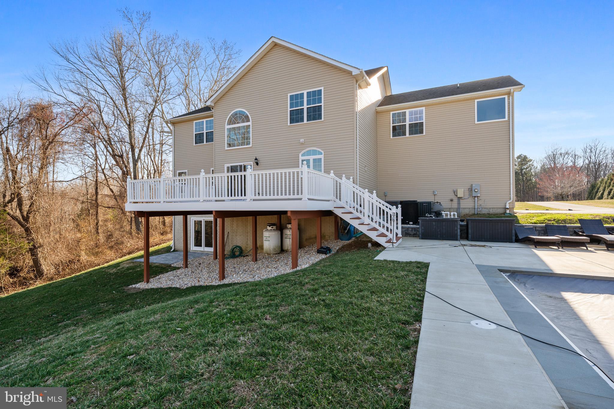 TWIN PONDS - Residential