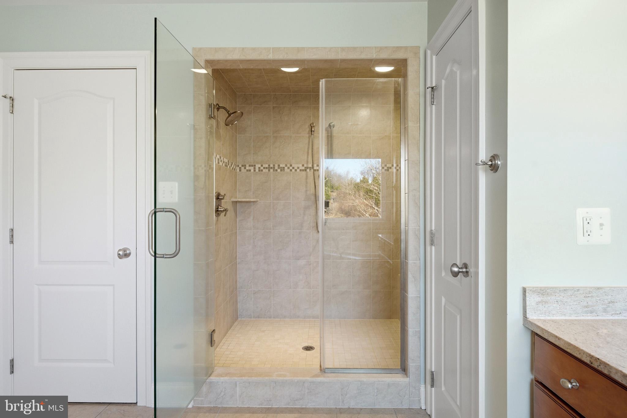 TWIN PONDS - Residential