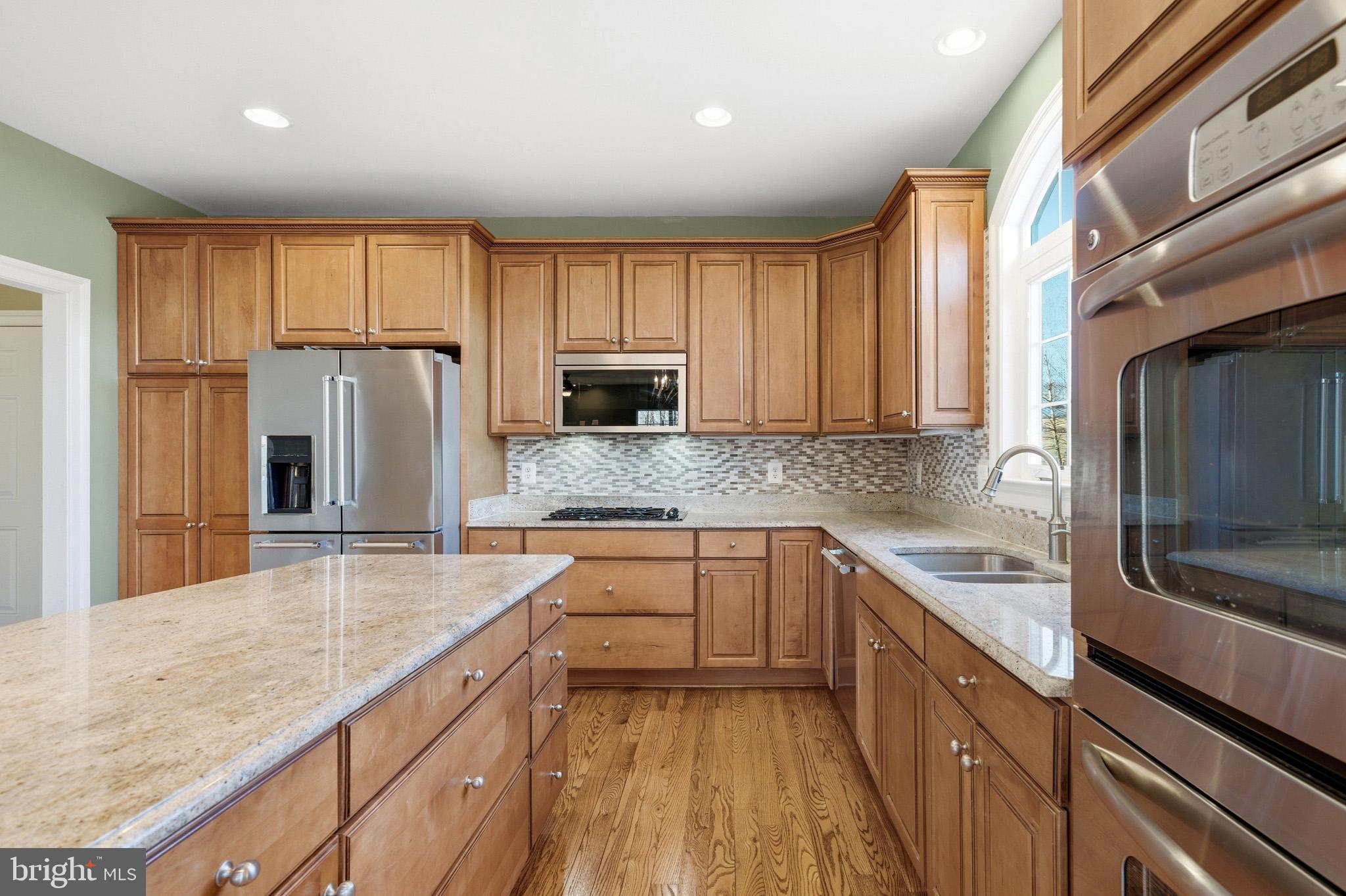 TWIN PONDS - Residential