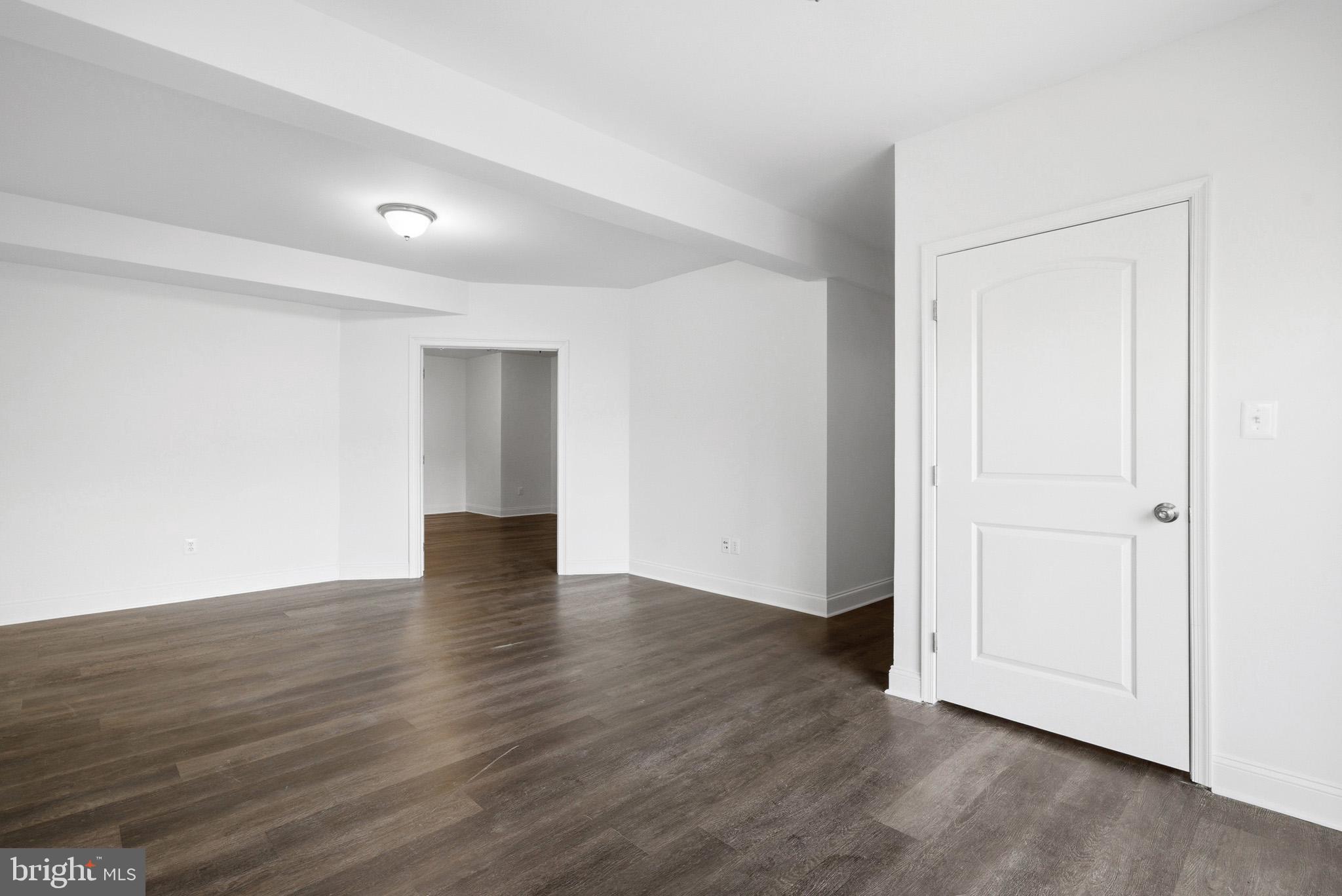 TWIN PONDS - Residential