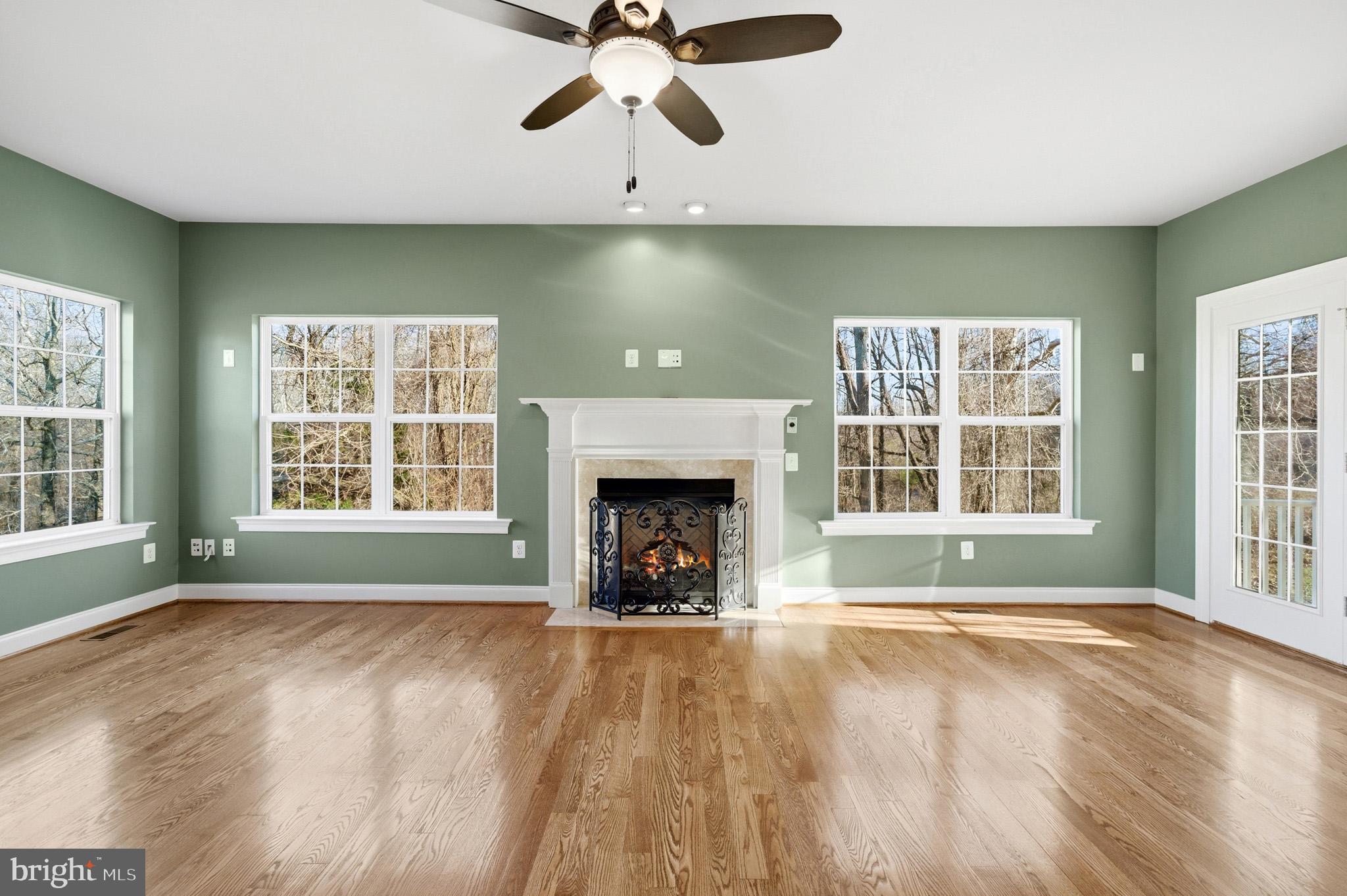 TWIN PONDS - Residential