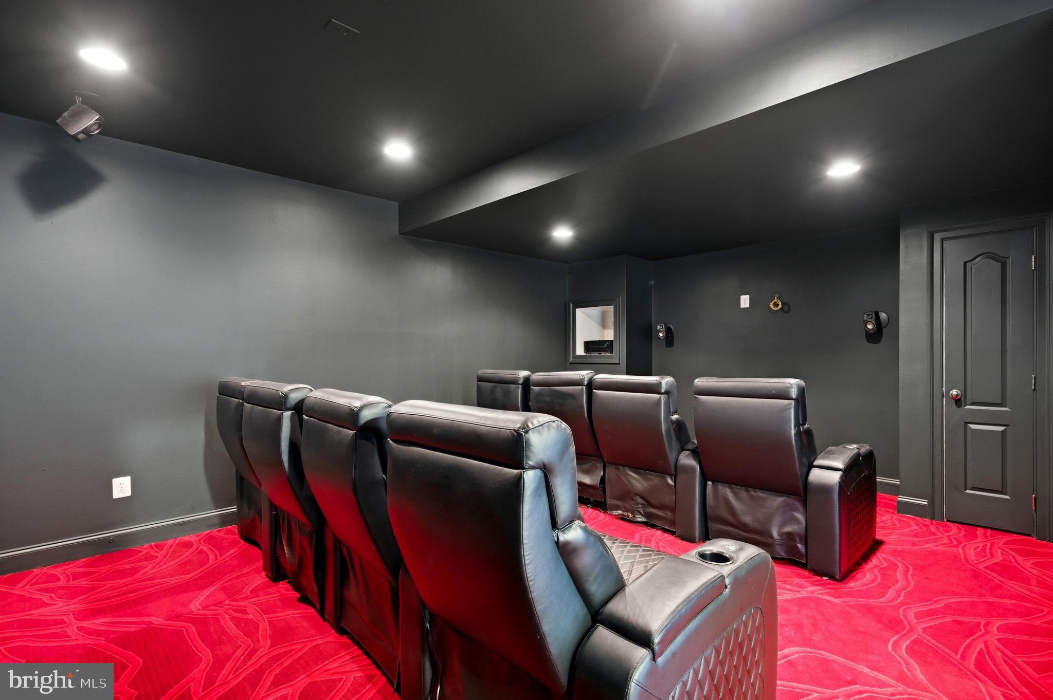 TWIN PONDS - Residential