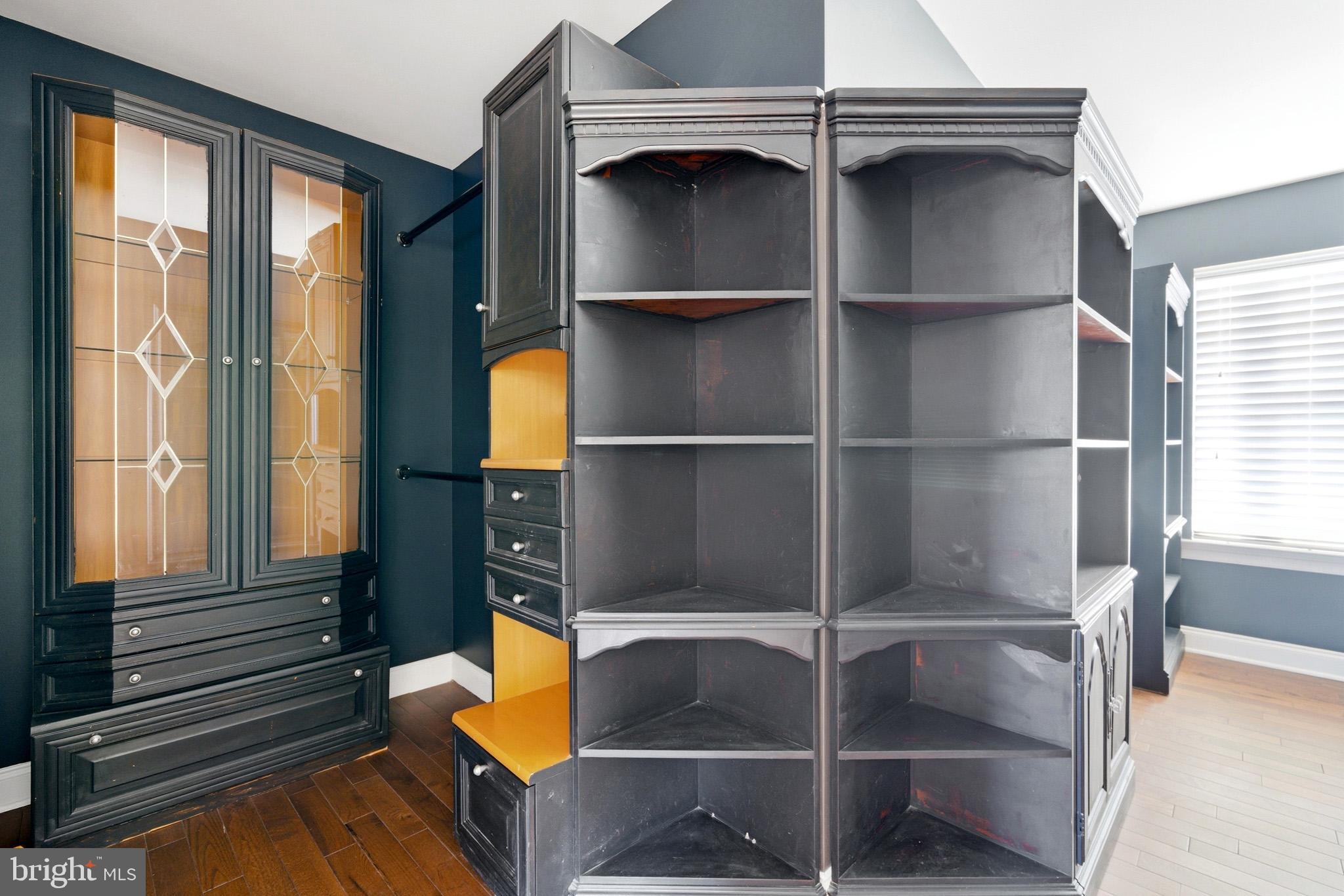 TWIN PONDS - Residential