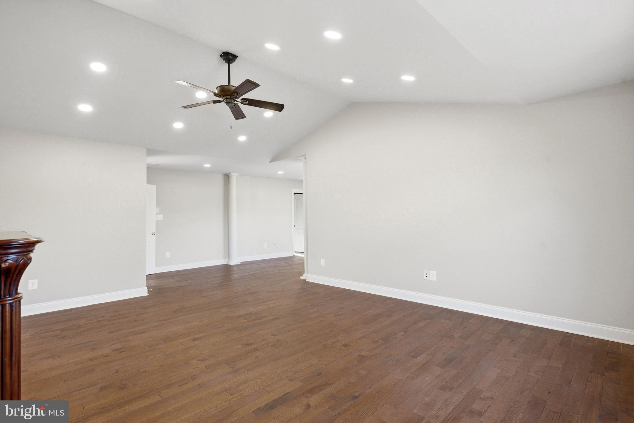 TWIN PONDS - Residential