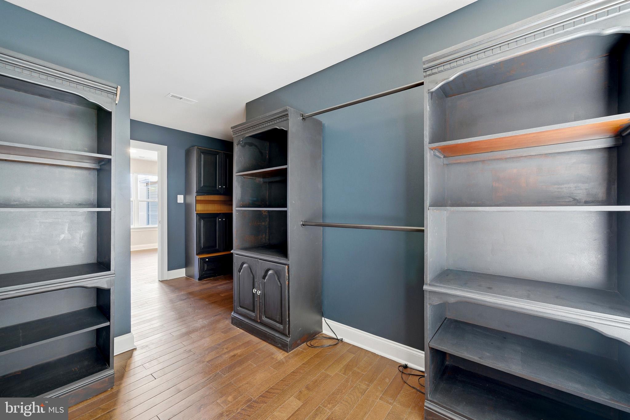 TWIN PONDS - Residential