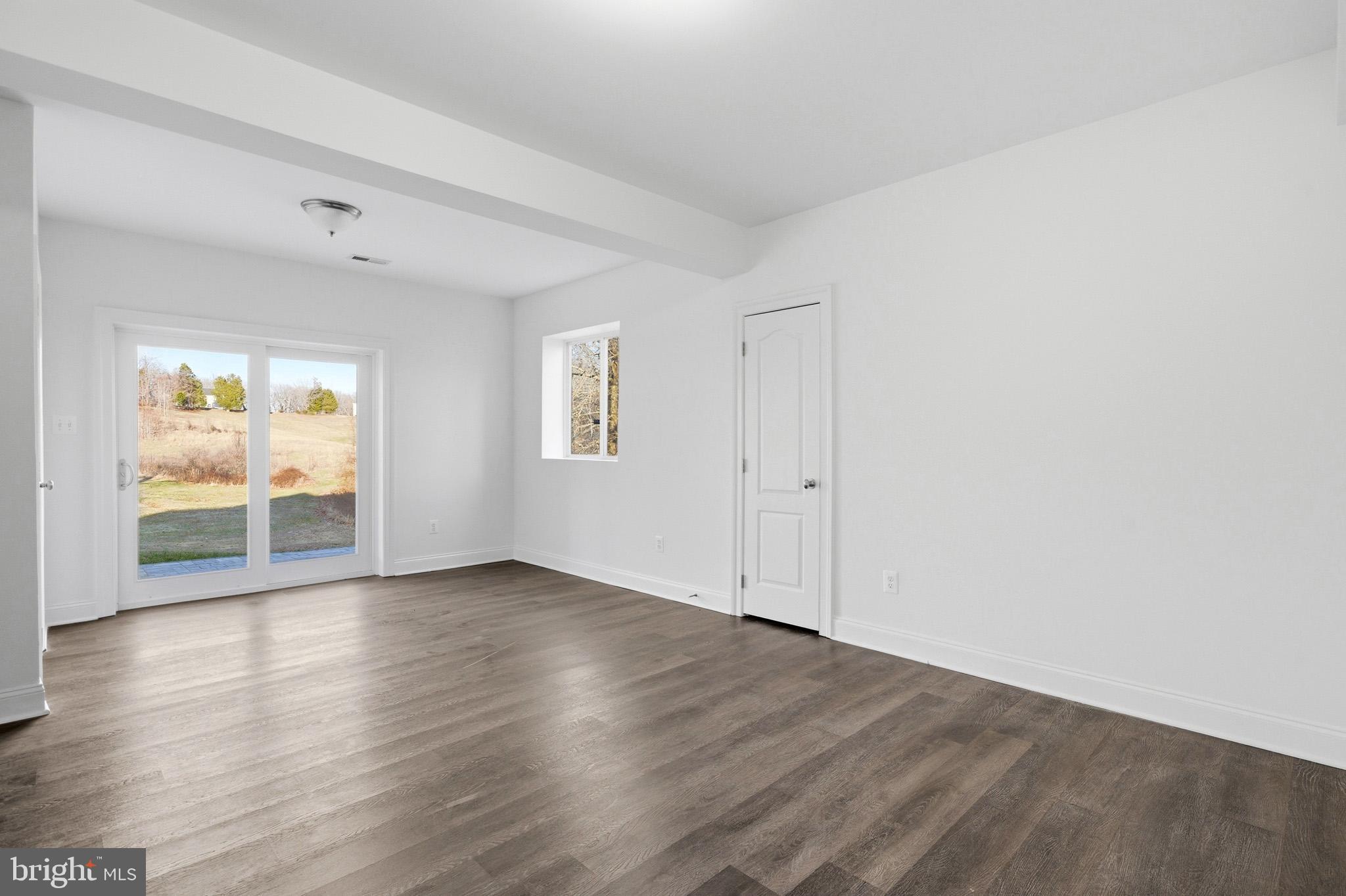 TWIN PONDS - Residential