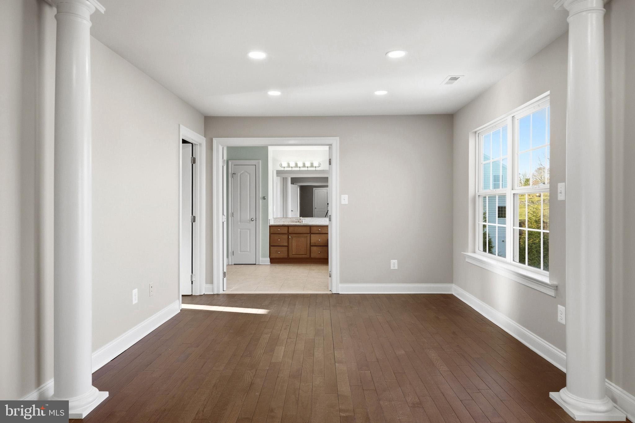 TWIN PONDS - Residential