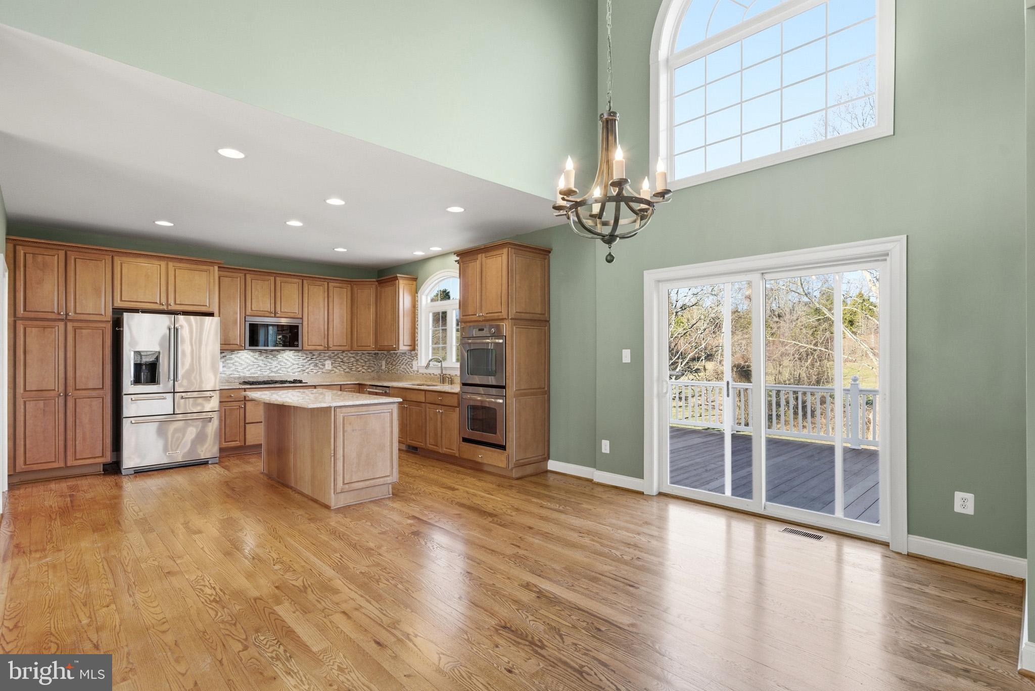 TWIN PONDS - Residential