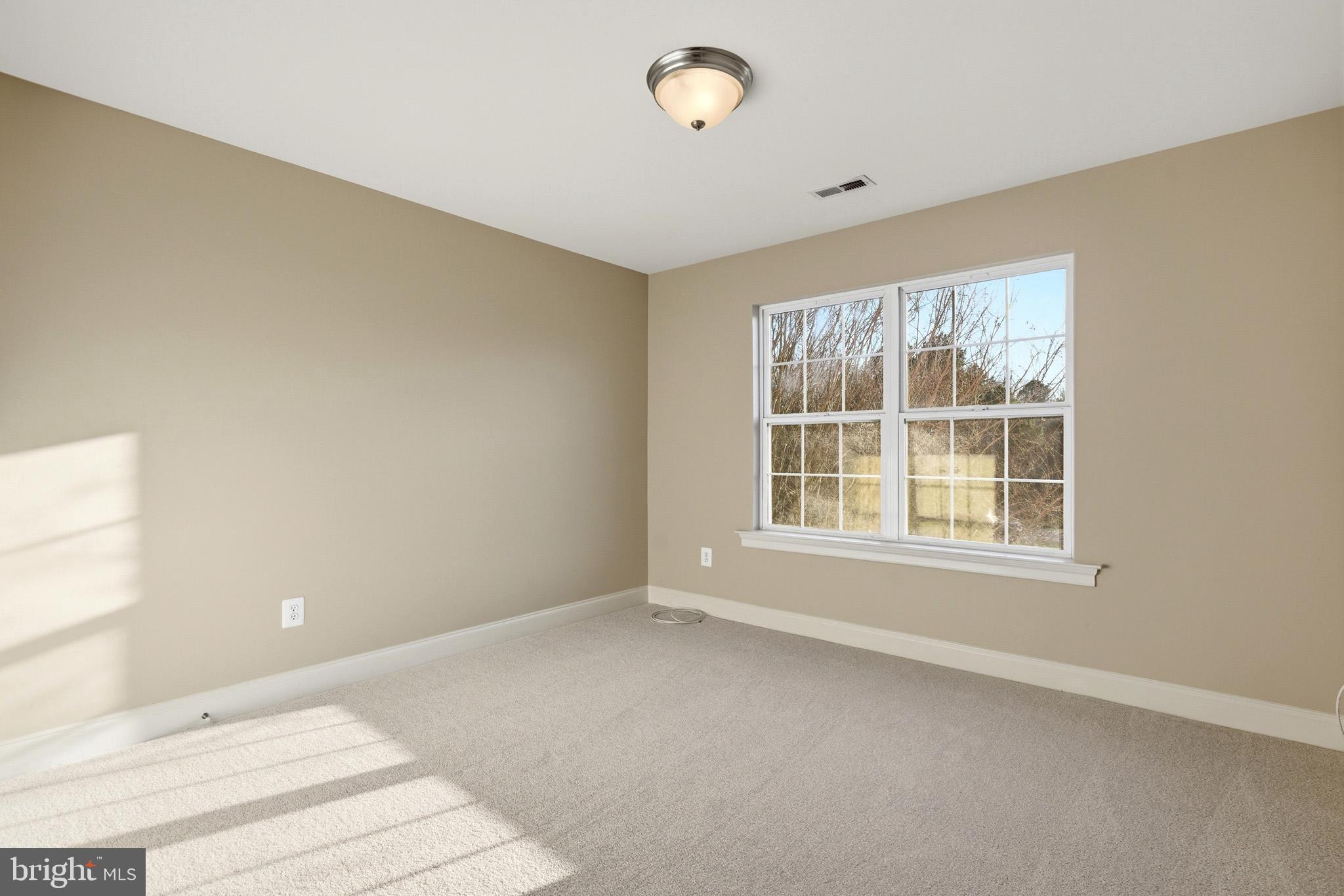 TWIN PONDS - Residential