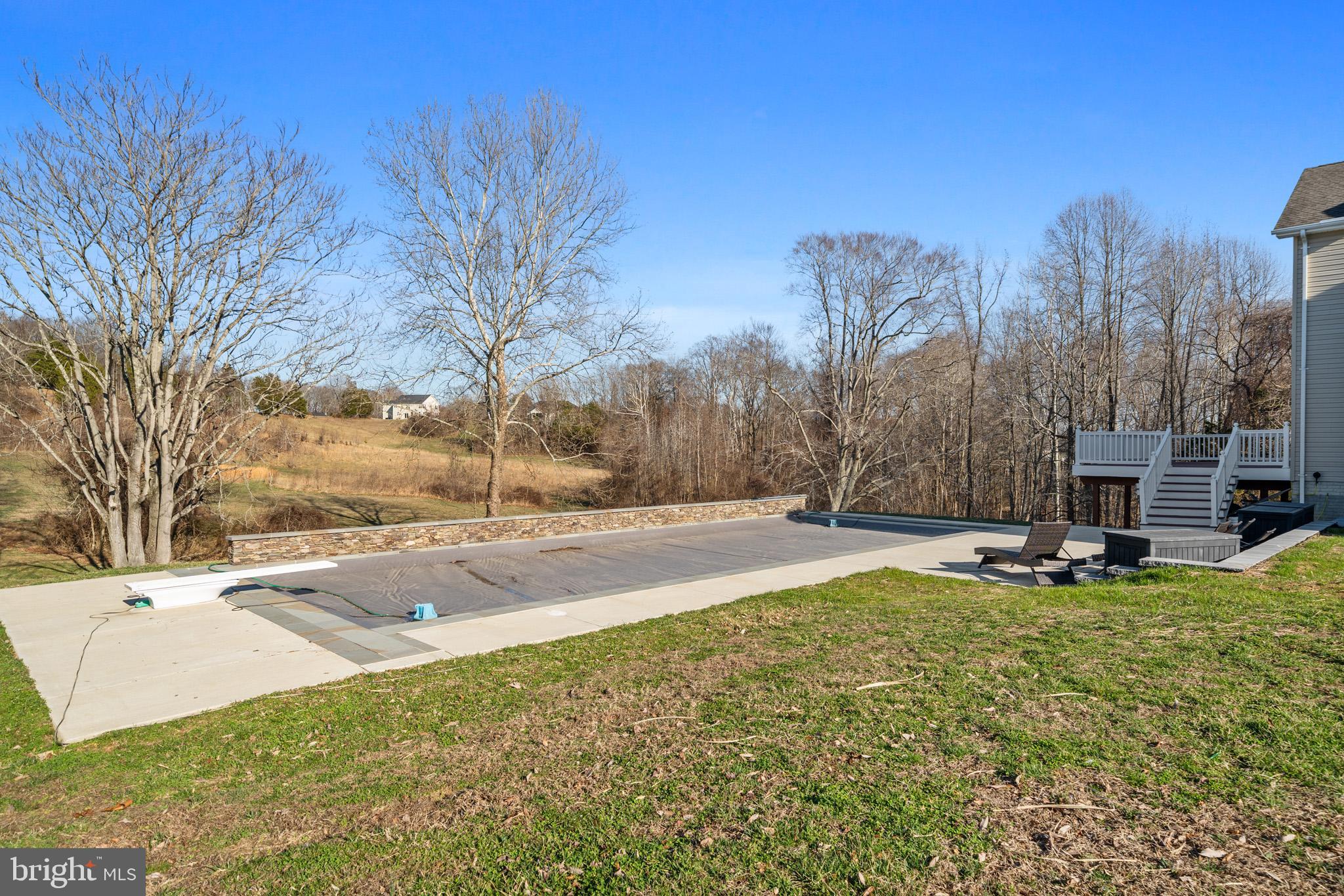 TWIN PONDS - Residential