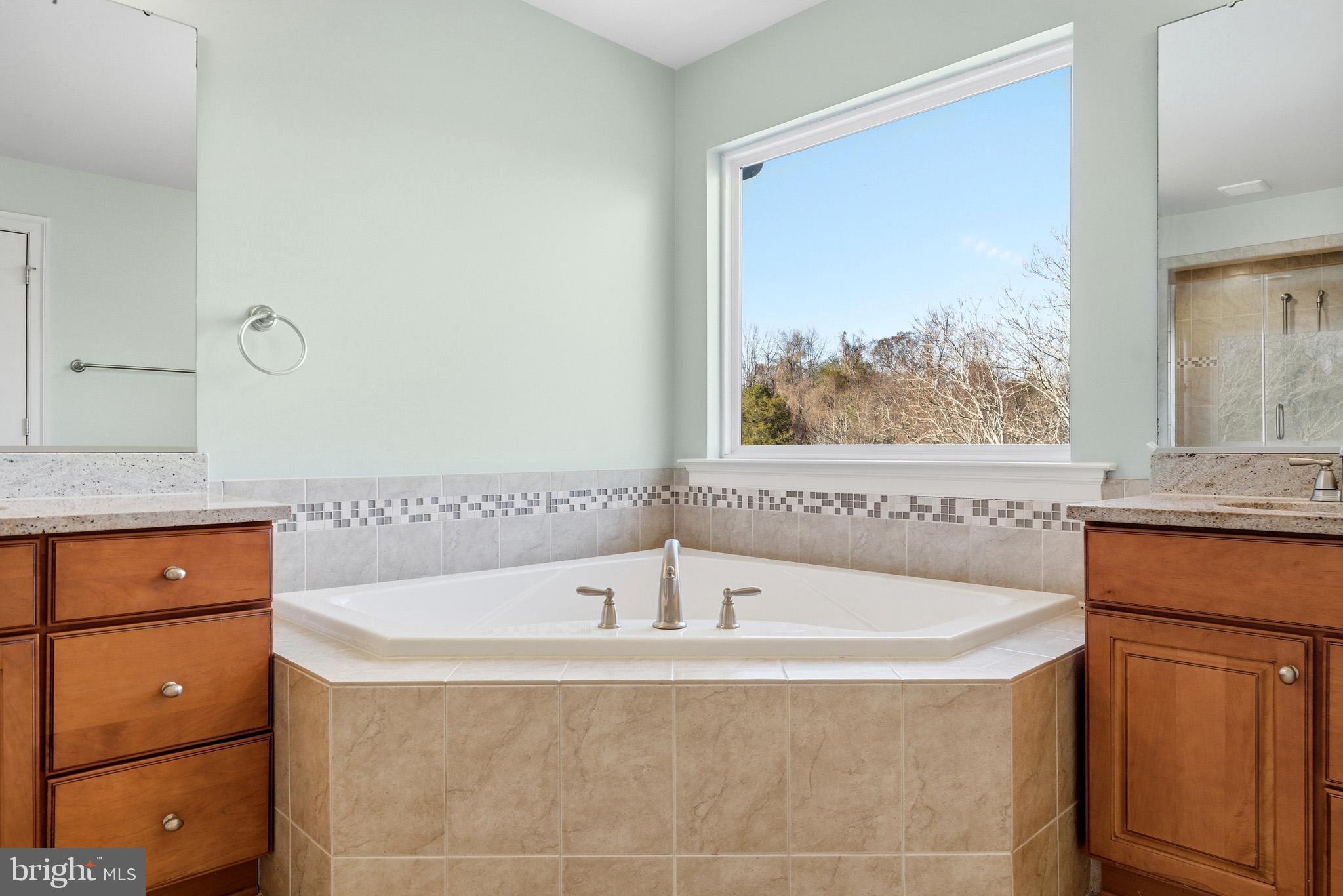 TWIN PONDS - Residential