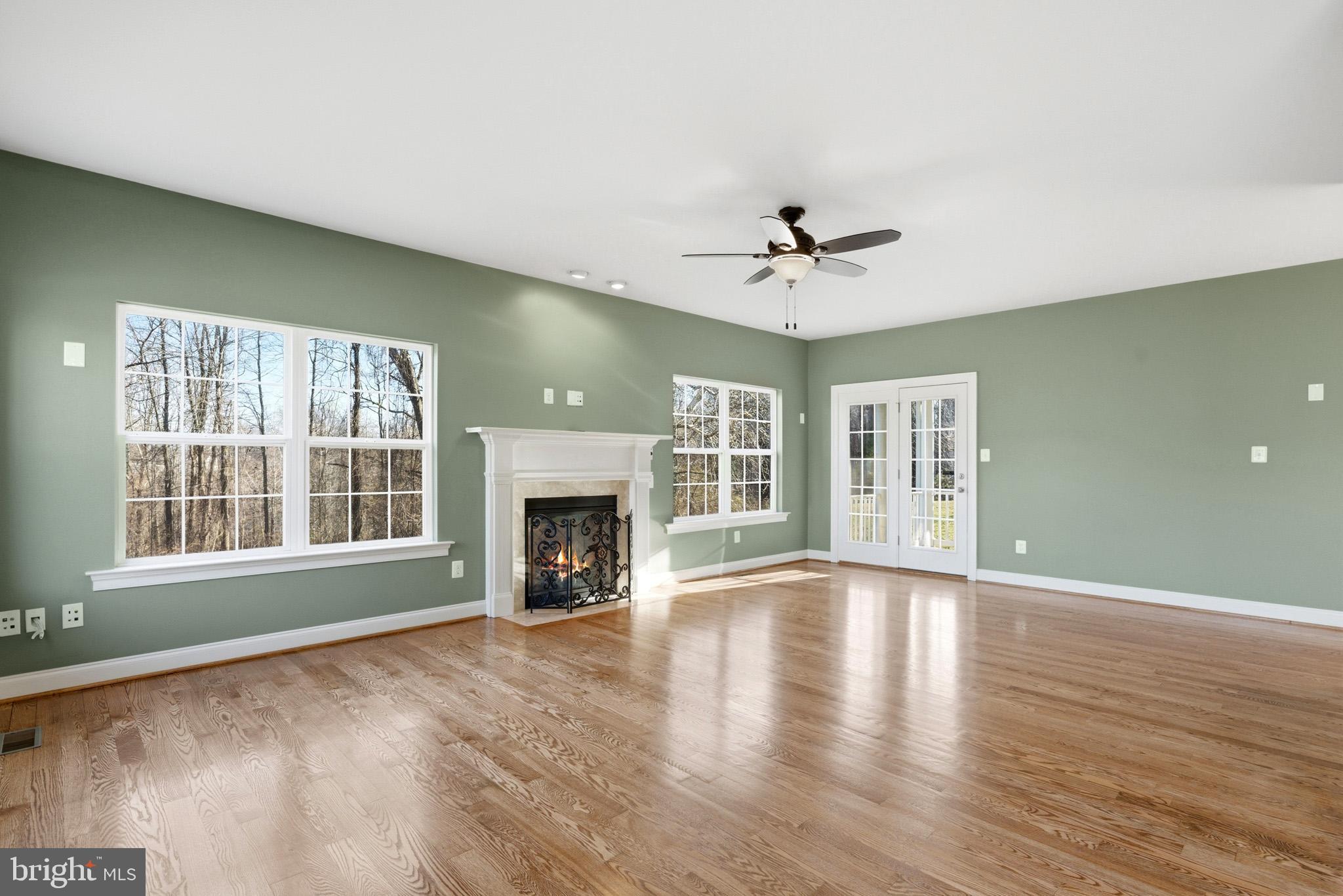 TWIN PONDS - Residential