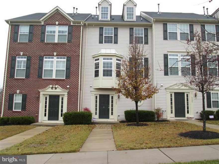Red Run Villa's offers 4 level town home with 2 car garage . Kitchen has lots of cabinet space , center Island &  breaKfast area that has sliders to read deck. Formal living & dining rooms. Third level has three nice size bedrooms and 2 full baths, Fourth level is unfinished and would make a great 4th bedroom or family room. OWNER OCCUPANTS  TILL 12/18. Agents PLEASE VIEW DOCS .BID DEADLINE 12/14