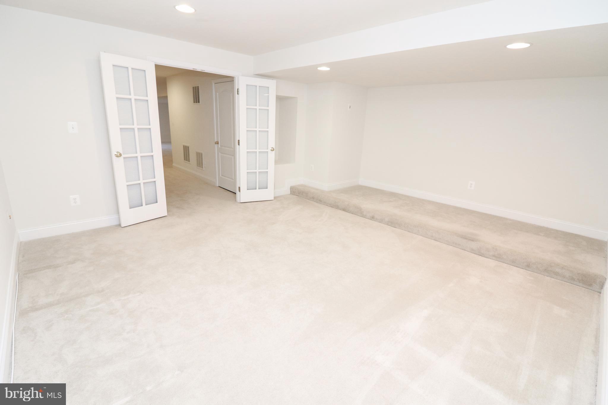 SOUTH RIDING - Residential