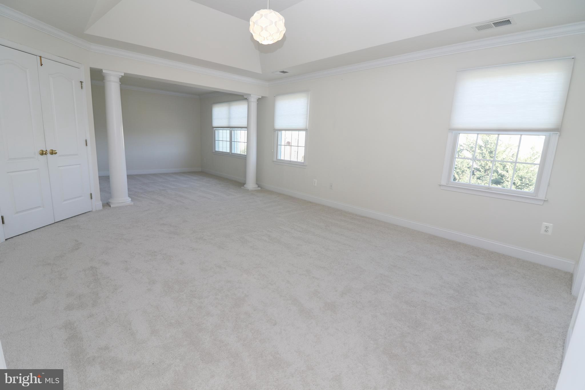 SOUTH RIDING - Residential