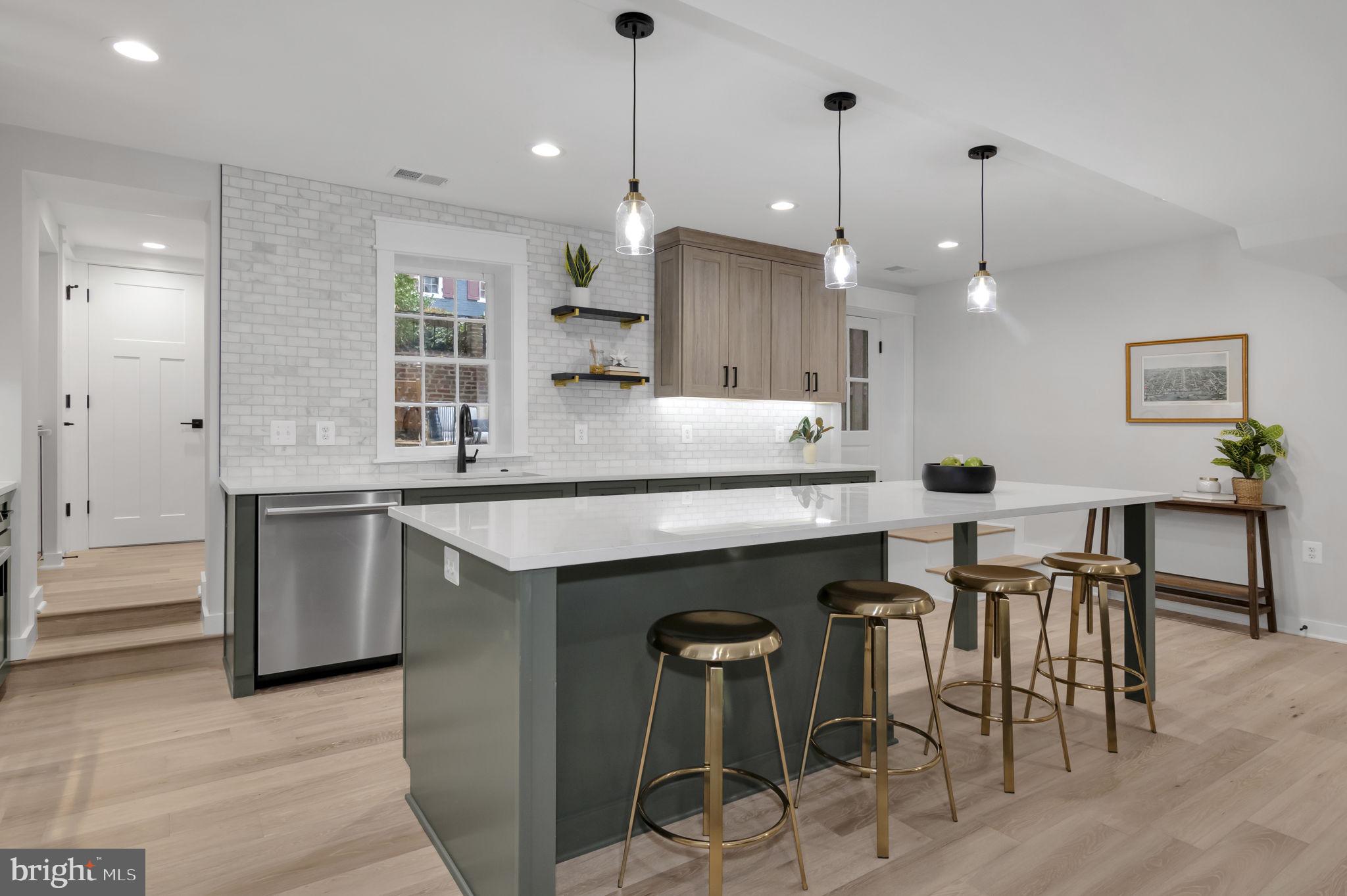 OLD TOWN ALEXANDRIA - Residential