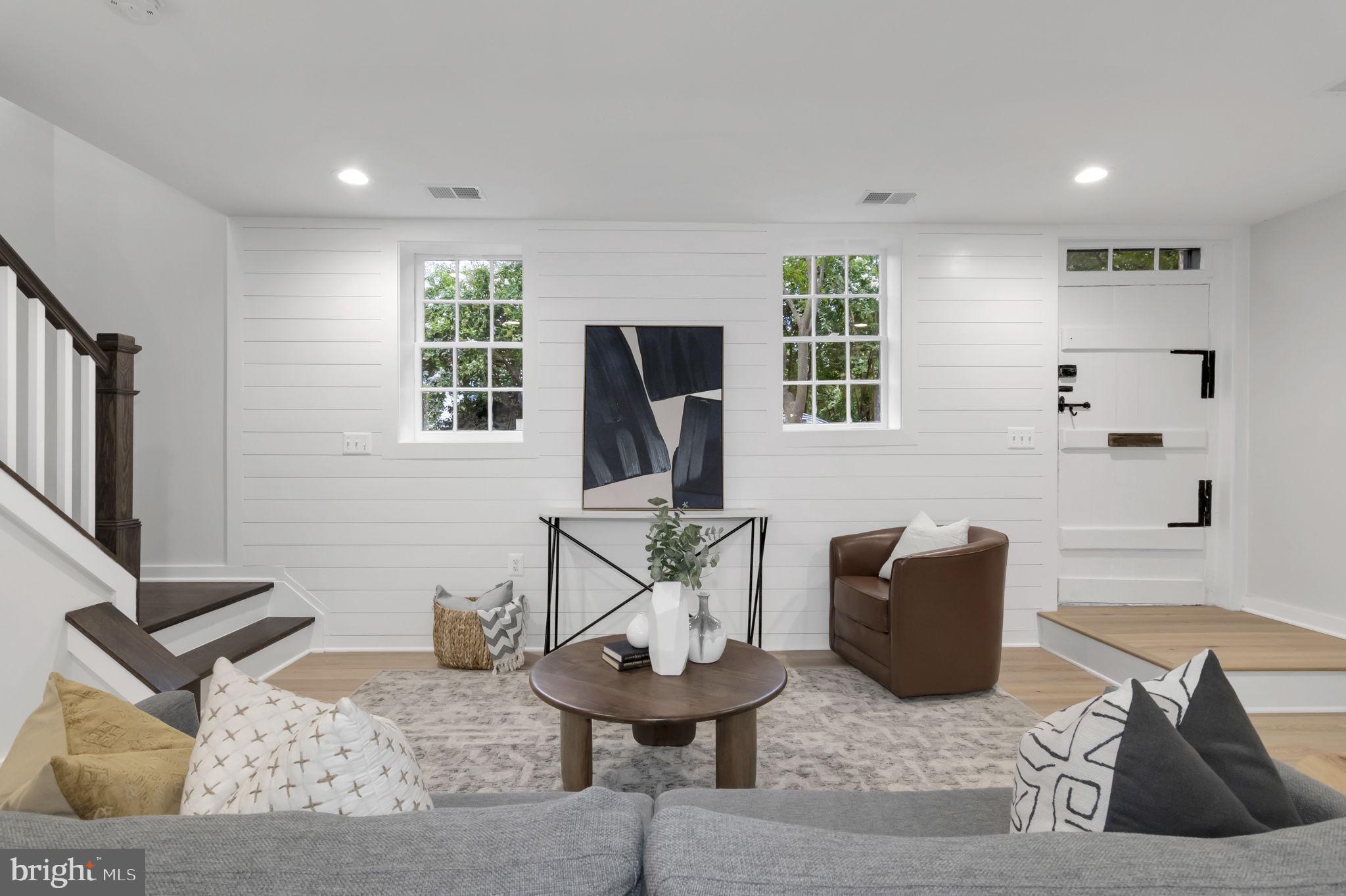 OLD TOWN ALEXANDRIA - Residential